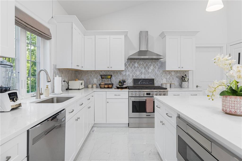 Richmond, Rhode Island, 02898, United States, 3 Bedrooms Bedrooms, ,3 BathroomsBathrooms,Residential,For Sale,1915723