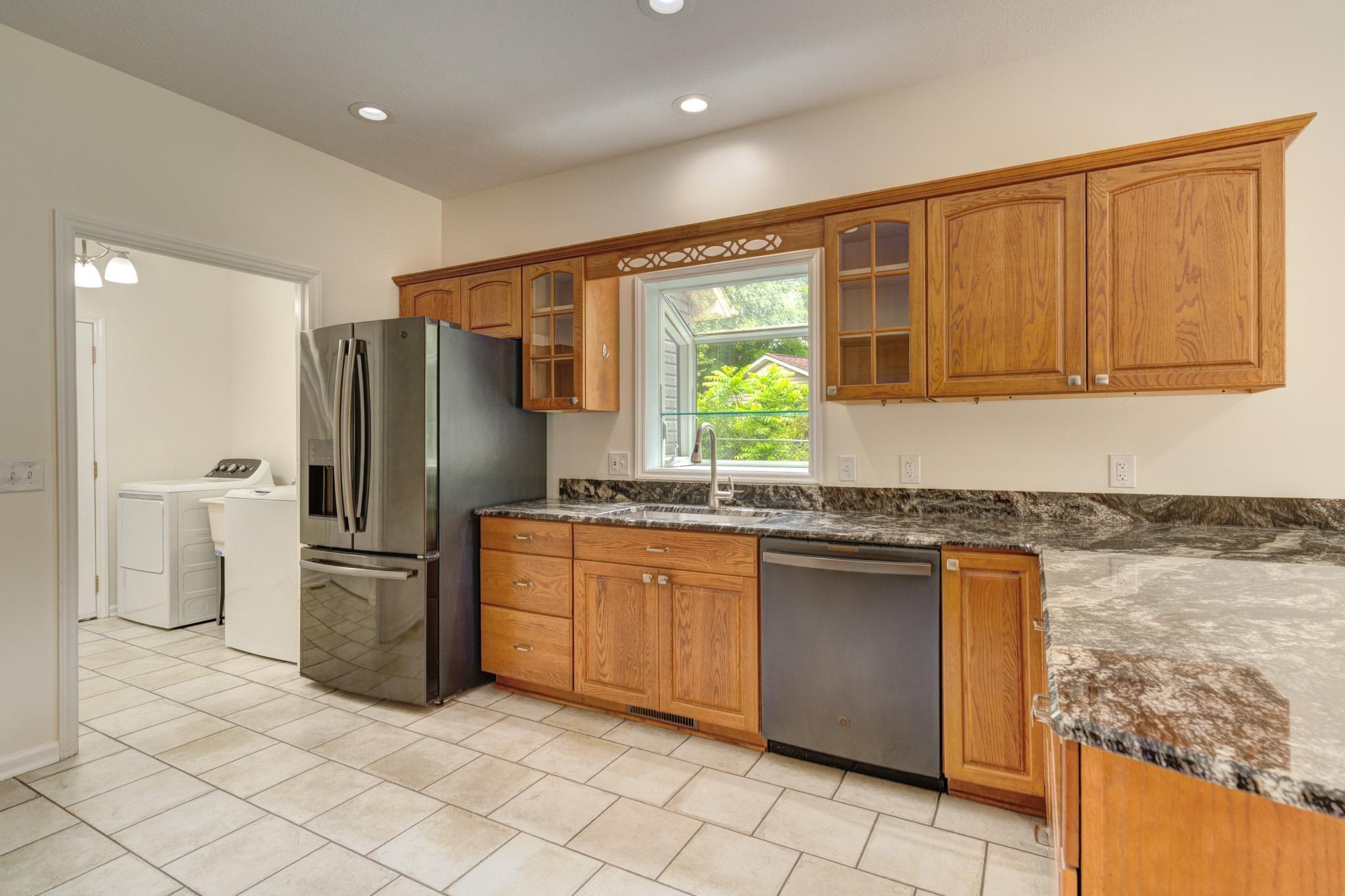 Blacksburg, Virginia, 24060, United States, 4 Bedrooms Bedrooms, ,3 BathroomsBathrooms,Residential,For Sale,1847433