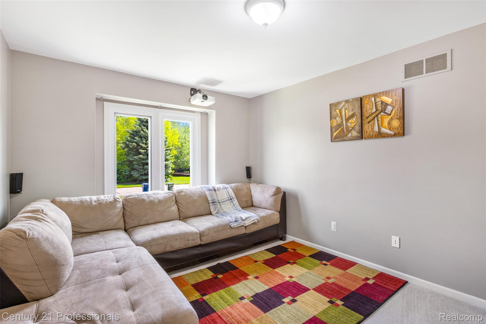 LakeOrion, Michigan, 48359, United States, 4 Bedrooms Bedrooms, ,3 BathroomsBathrooms,Residential,For Sale,1973715