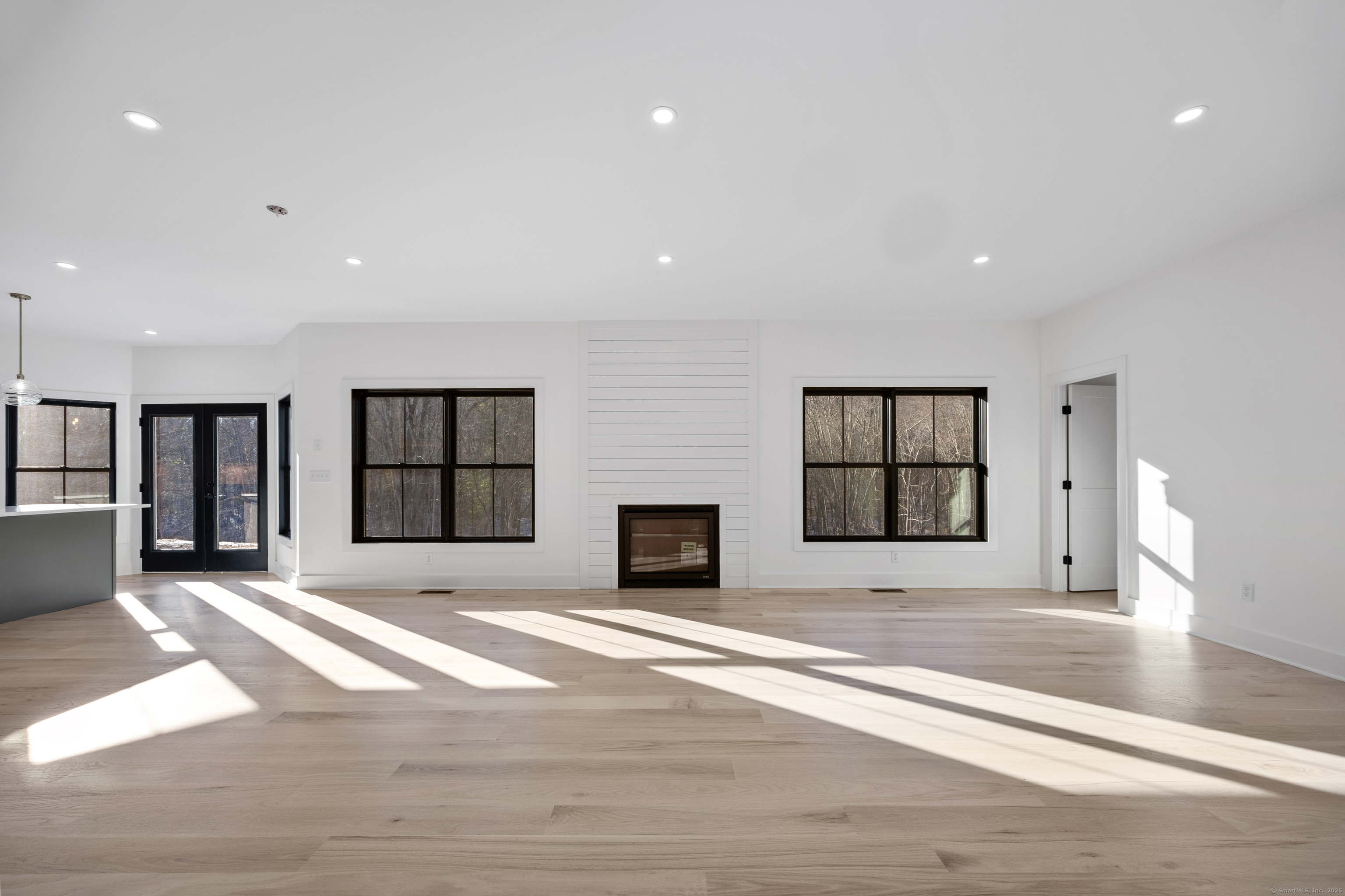 Cheshire, Connecticut, 06410, United States, 3 Bedrooms Bedrooms, ,3 BathroomsBathrooms,Residential,For Sale,1714227