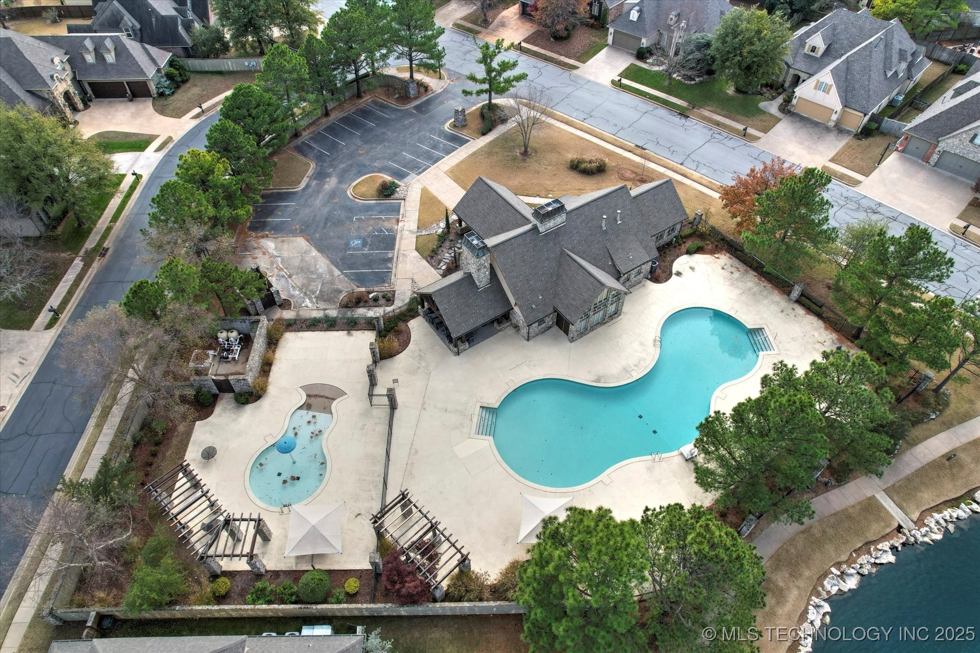 Tulsa, Oklahoma, 74137, United States, 4 Bedrooms Bedrooms, ,4 BathroomsBathrooms,Residential,For Sale,2003368