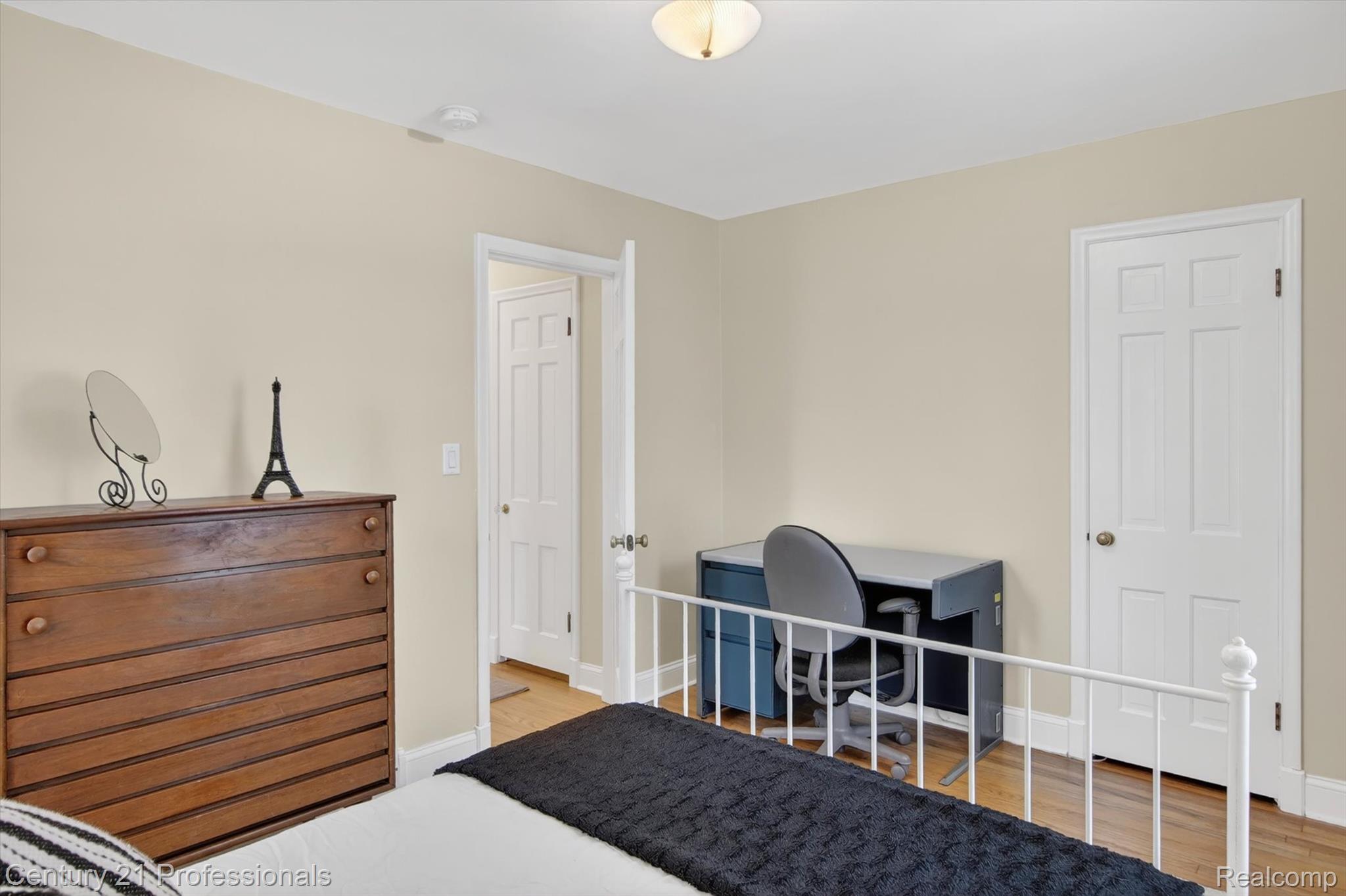 AnnArbor, Michigan, 48103, United States, 3 Bedrooms Bedrooms, ,2 BathroomsBathrooms,Residential,For Sale,2038330
