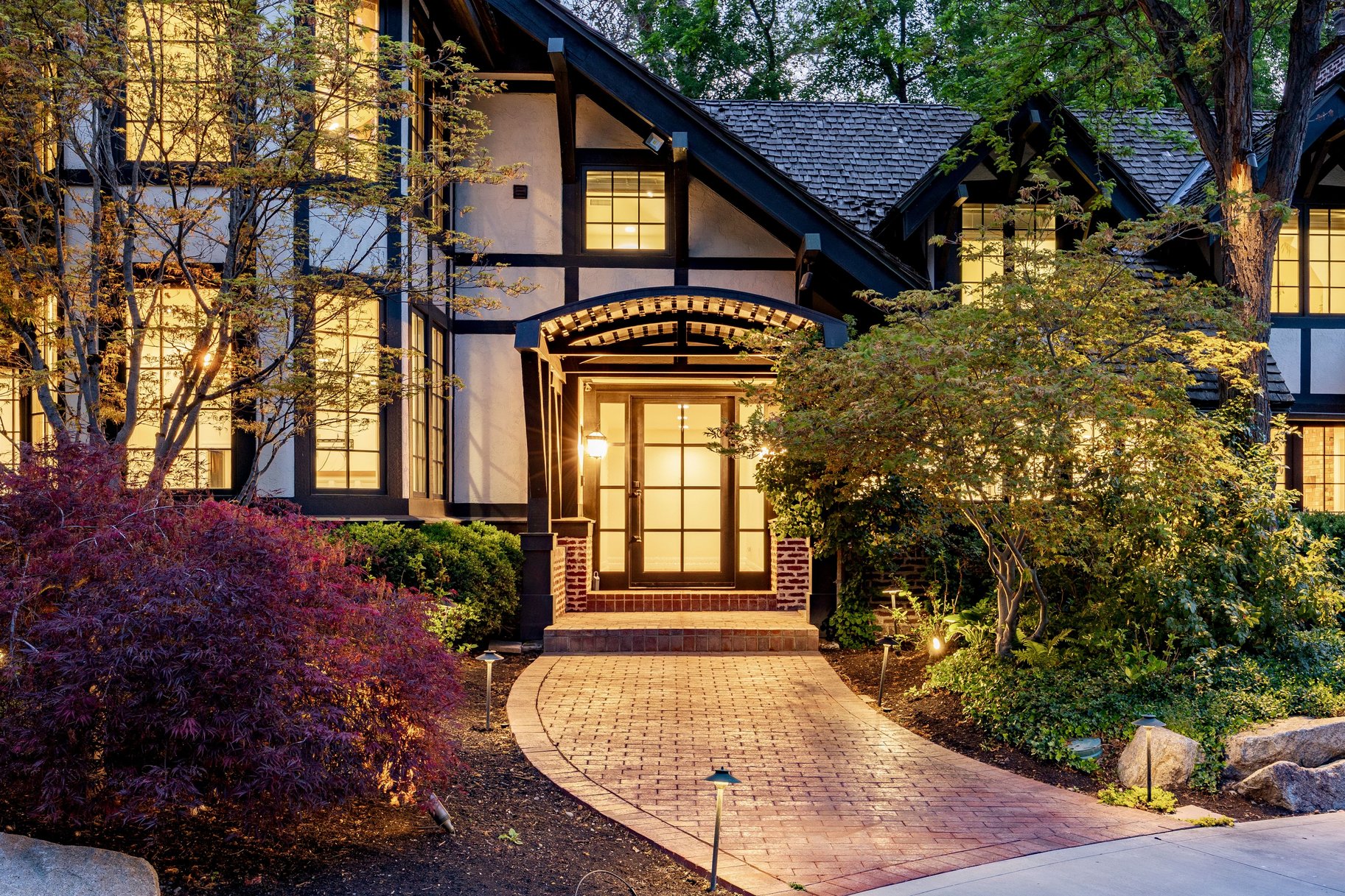  Stunning Tudor Estate in Premier Walker Lane Neighborhood - 物件實景