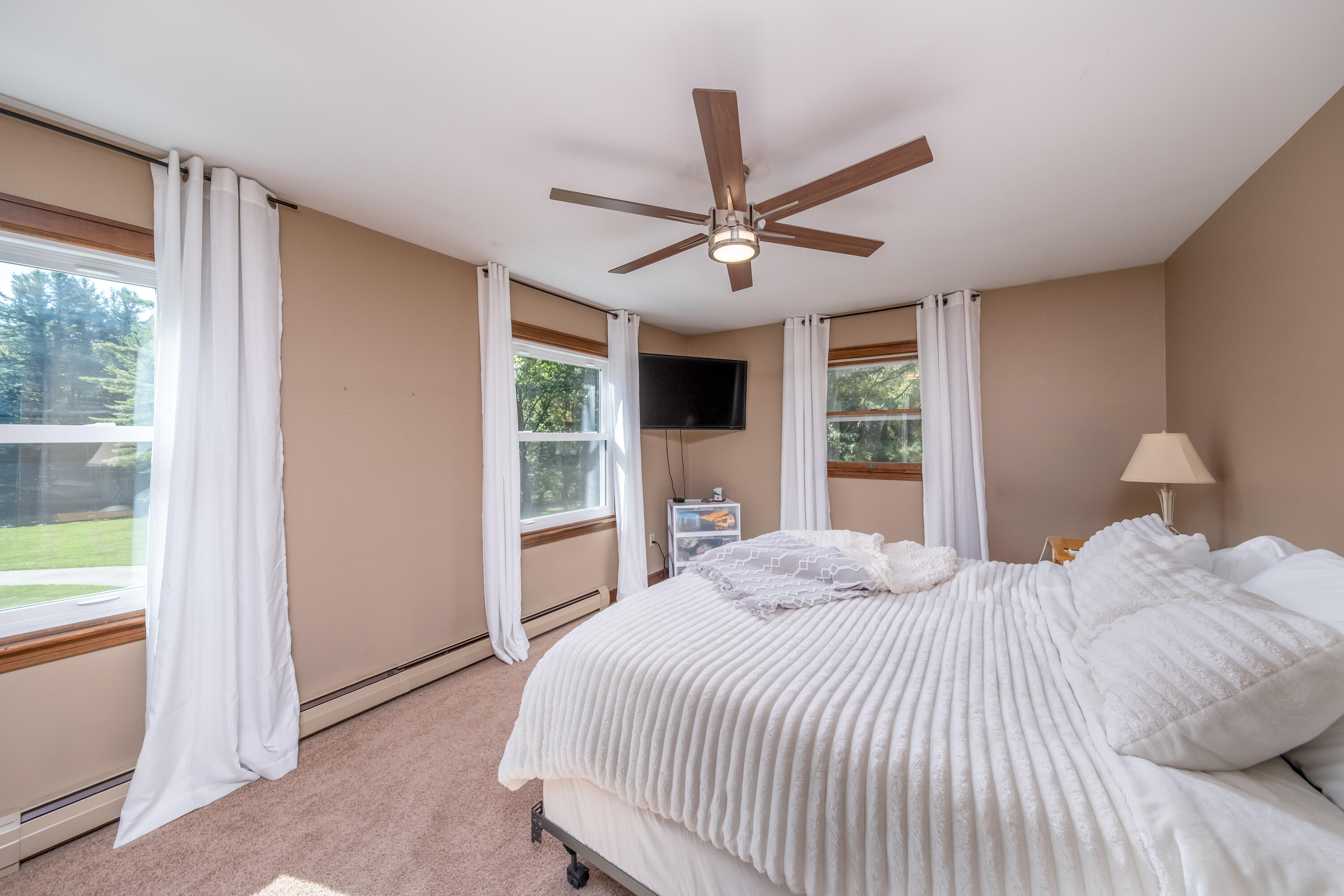 Big Rapids, Michigan, 49307, United States, 3 Bedrooms Bedrooms, ,2 BathroomsBathrooms,Residential,For Sale,1951282