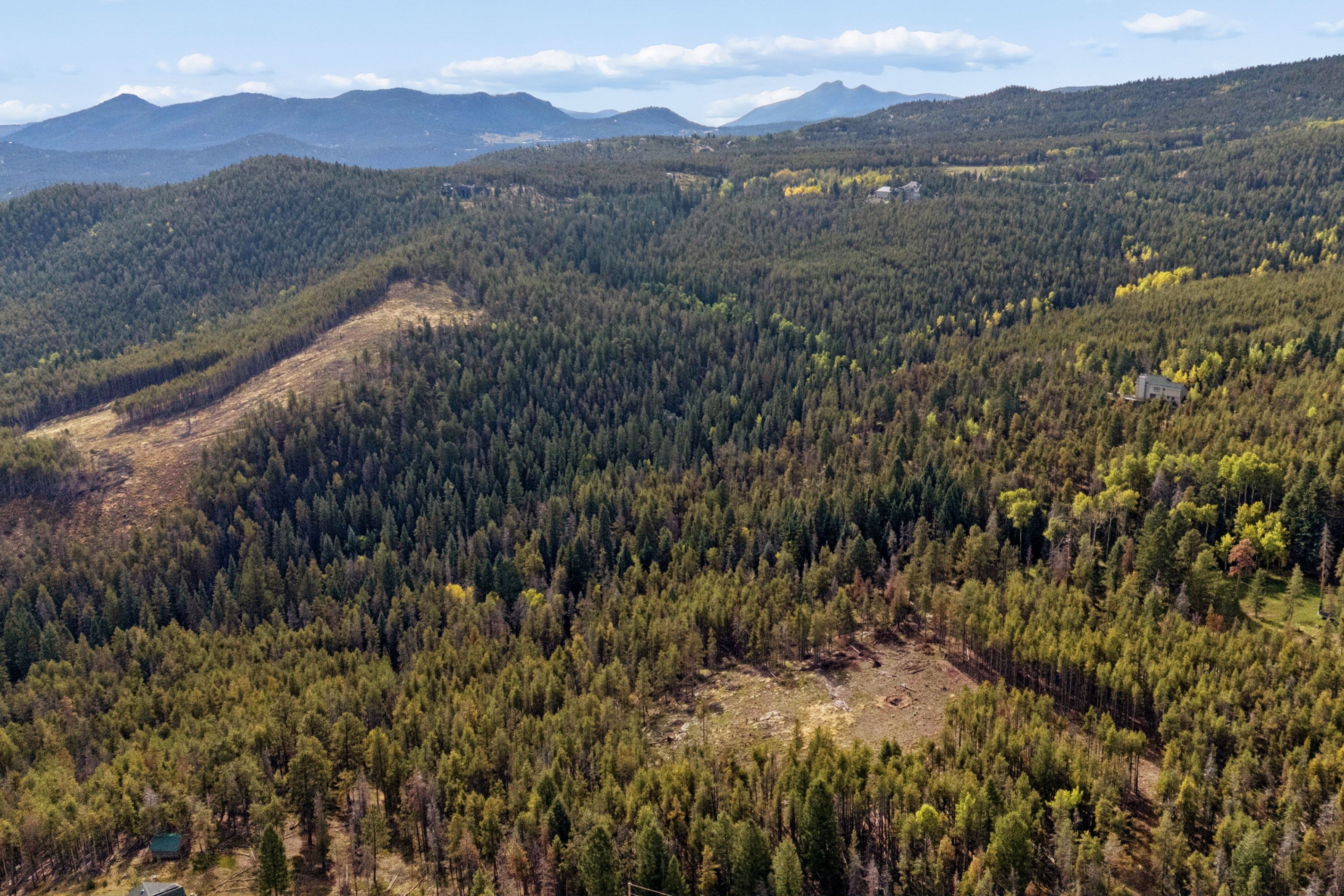  Opportunity to Build Your Foothills Dream Home with Over 7 Acres of Privacy - 物件實景