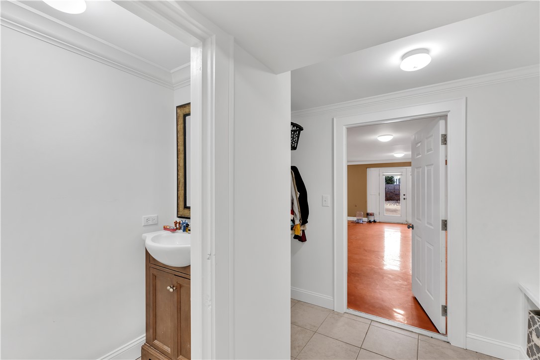 Greenville, South Carolina, 29607, United States, 5 Bedrooms Bedrooms, ,4 BathroomsBathrooms,Residential,For Sale,1947987