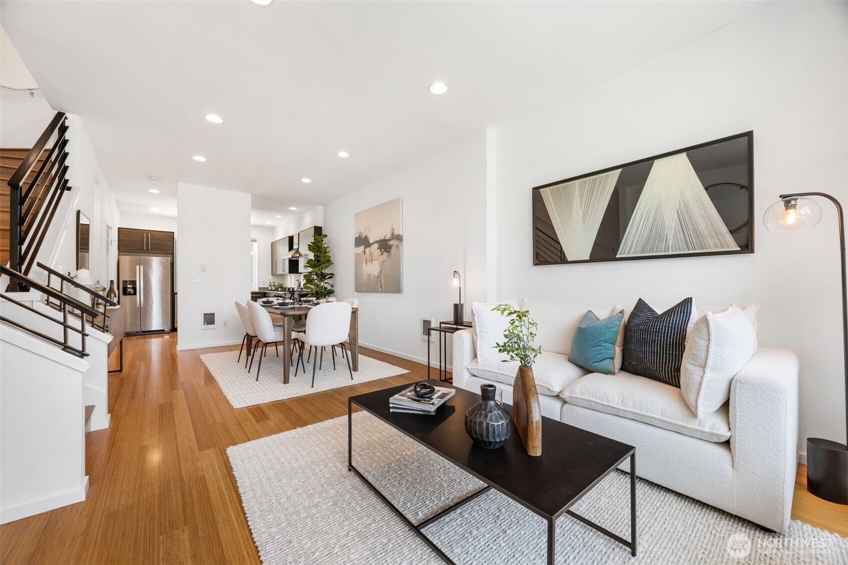 Seattle, Washington, 98112, United States, 3 Bedrooms Bedrooms, ,2 BathroomsBathrooms,Residential,For Sale,1850113