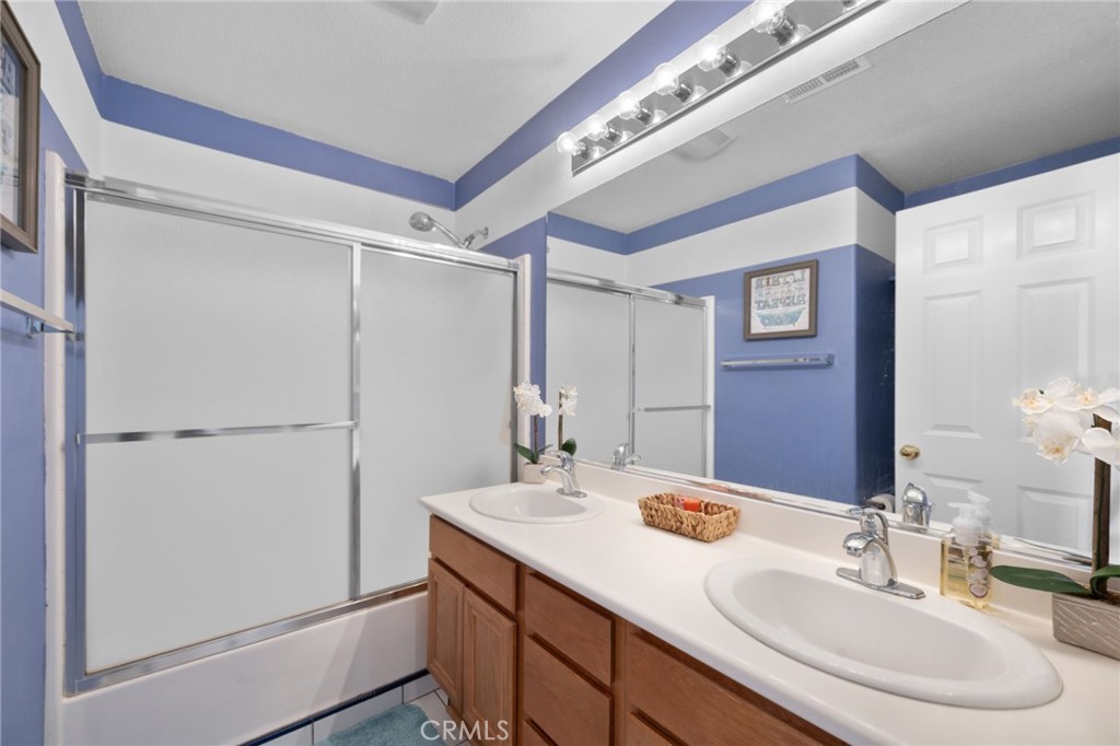 Lake Elsinore, California, 92532, United States, 5 Bedrooms Bedrooms, ,4 BathroomsBathrooms,Residential,For Sale,2012272