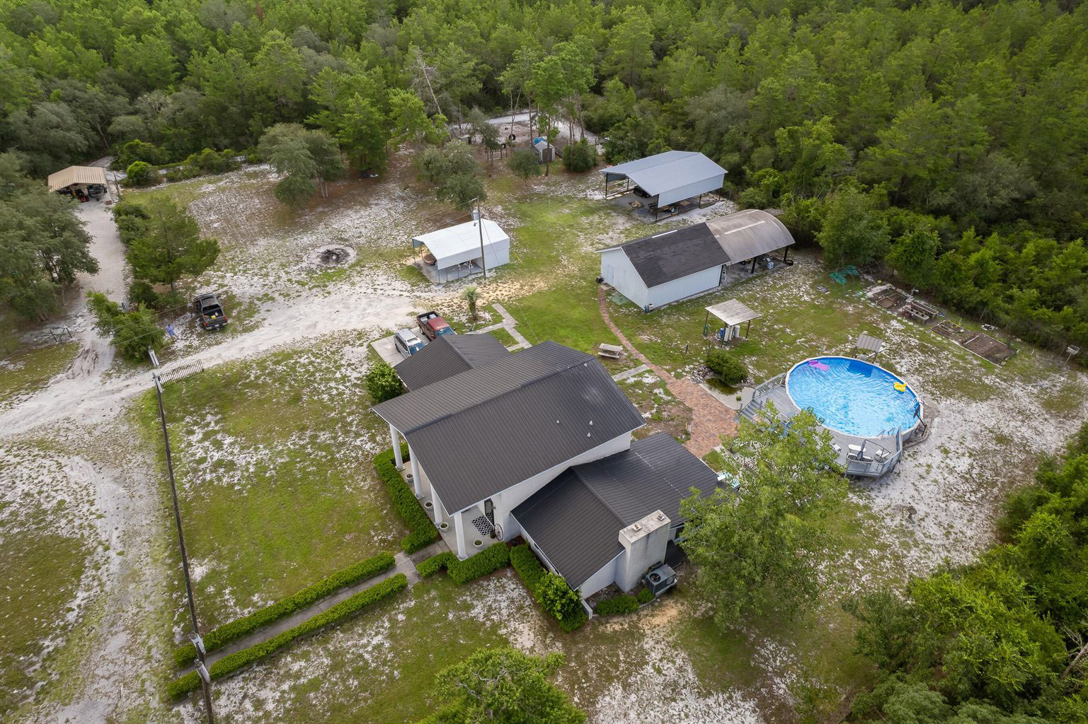 Palatka, Florida, 32177, United States, 4 Bedrooms Bedrooms, ,3 BathroomsBathrooms,Residential,For Sale,1898864