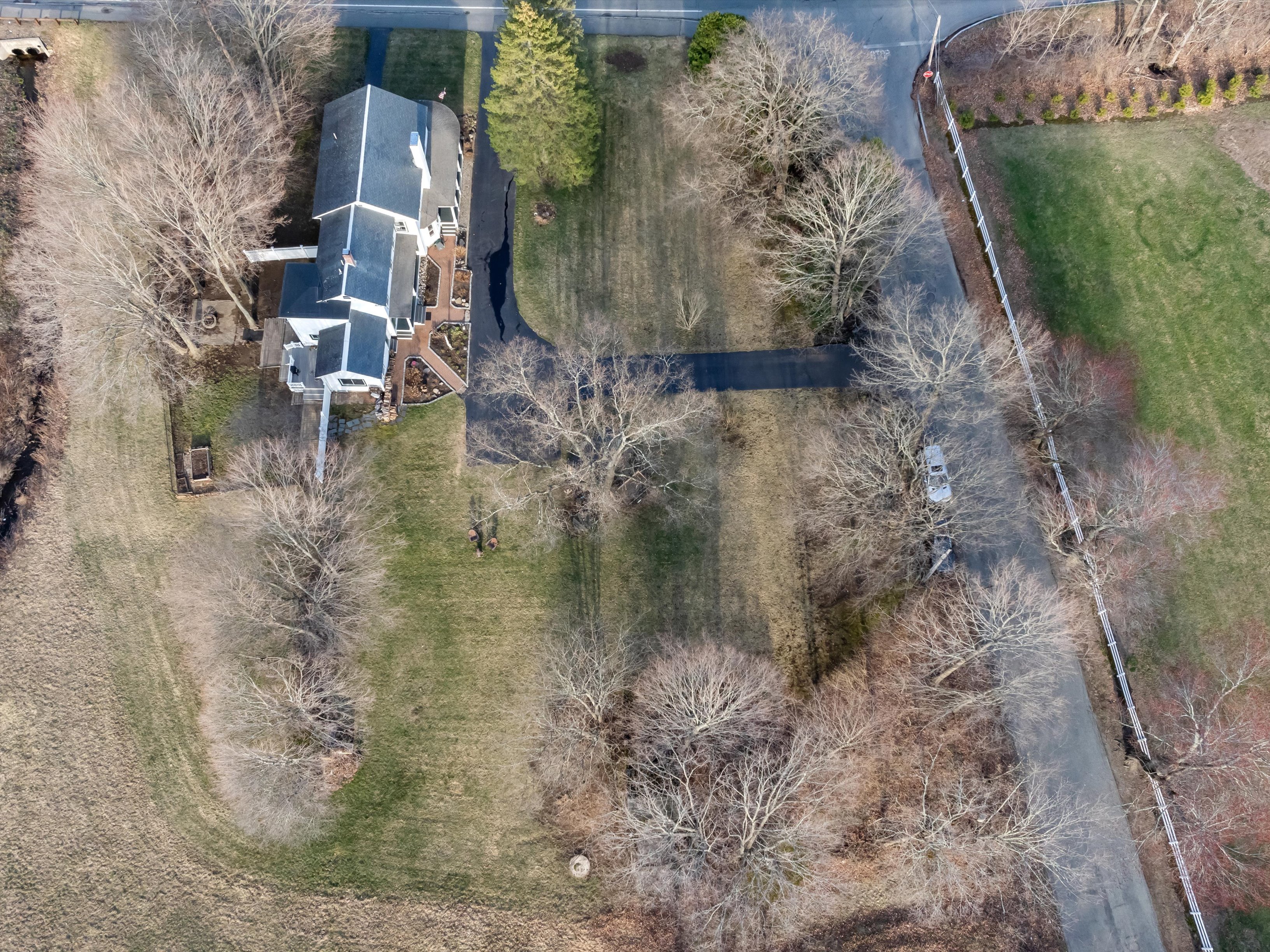  Antique Farmhouse with beautiful wrap-around porch - 物件實景