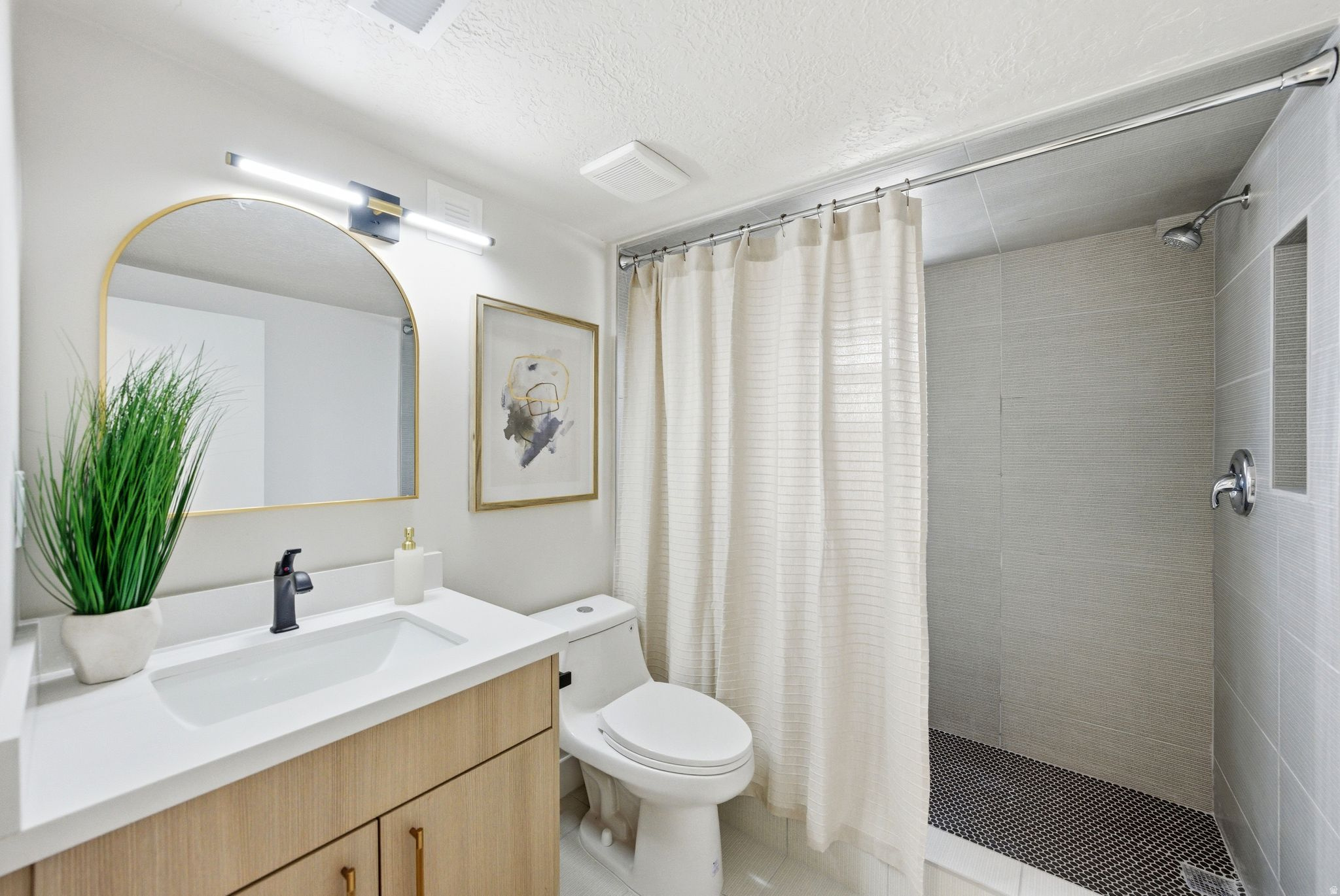 Salt Lake City, Utah, 84105, United States, 4 Bedrooms Bedrooms, ,2 BathroomsBathrooms,Residential,For Sale,2001722