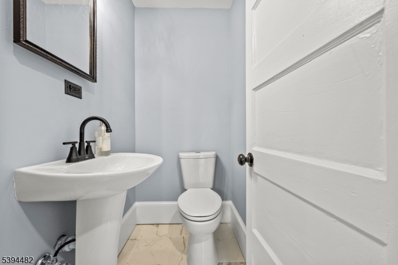 Plainfield City, New Jersey, 07060, United States, 6 Bedrooms Bedrooms, ,4 BathroomsBathrooms,Residential,For Sale,1989073