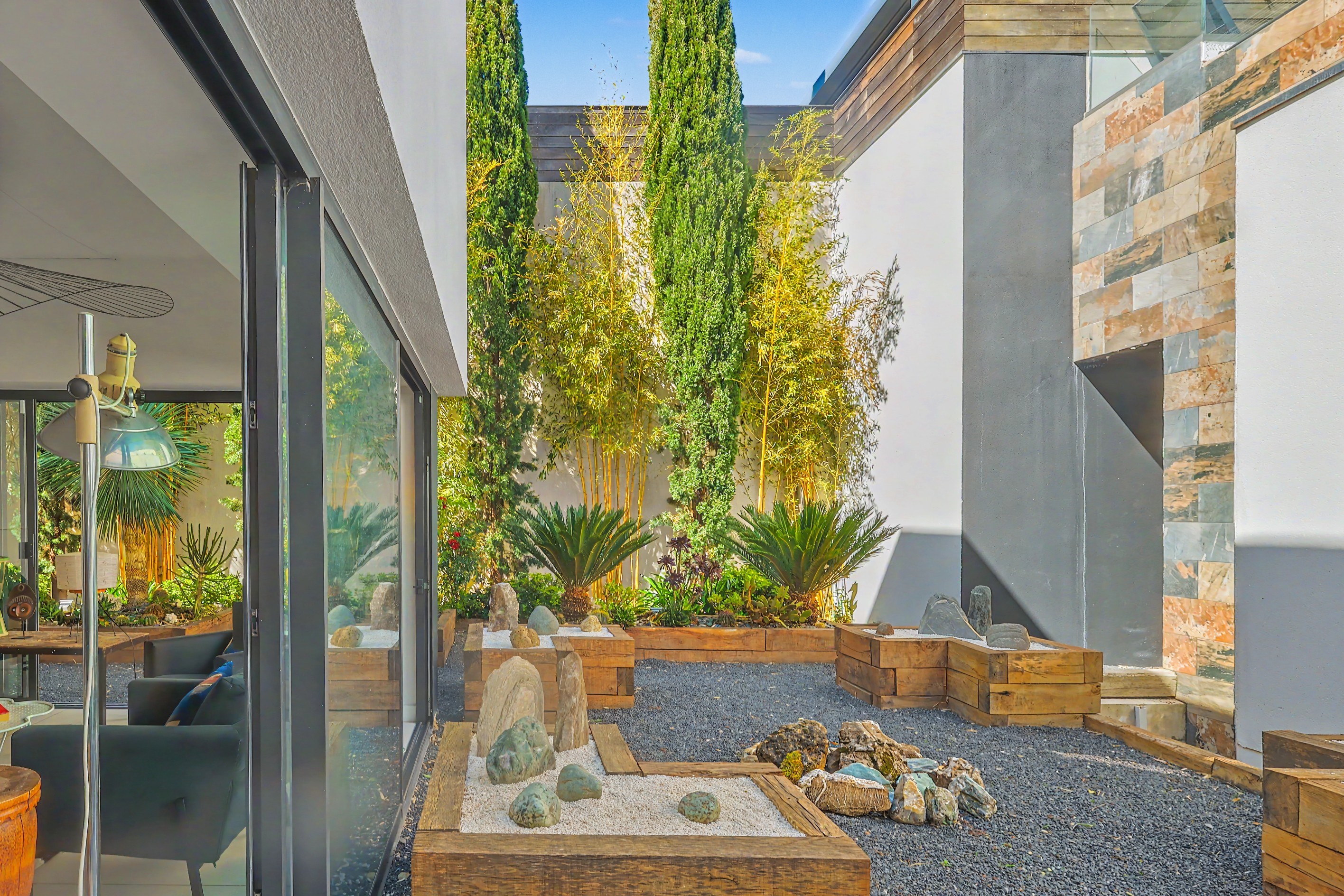  Aix-en-Provence — Contemporary House with Pool, Garden and Parking within Walki… - 物件實景