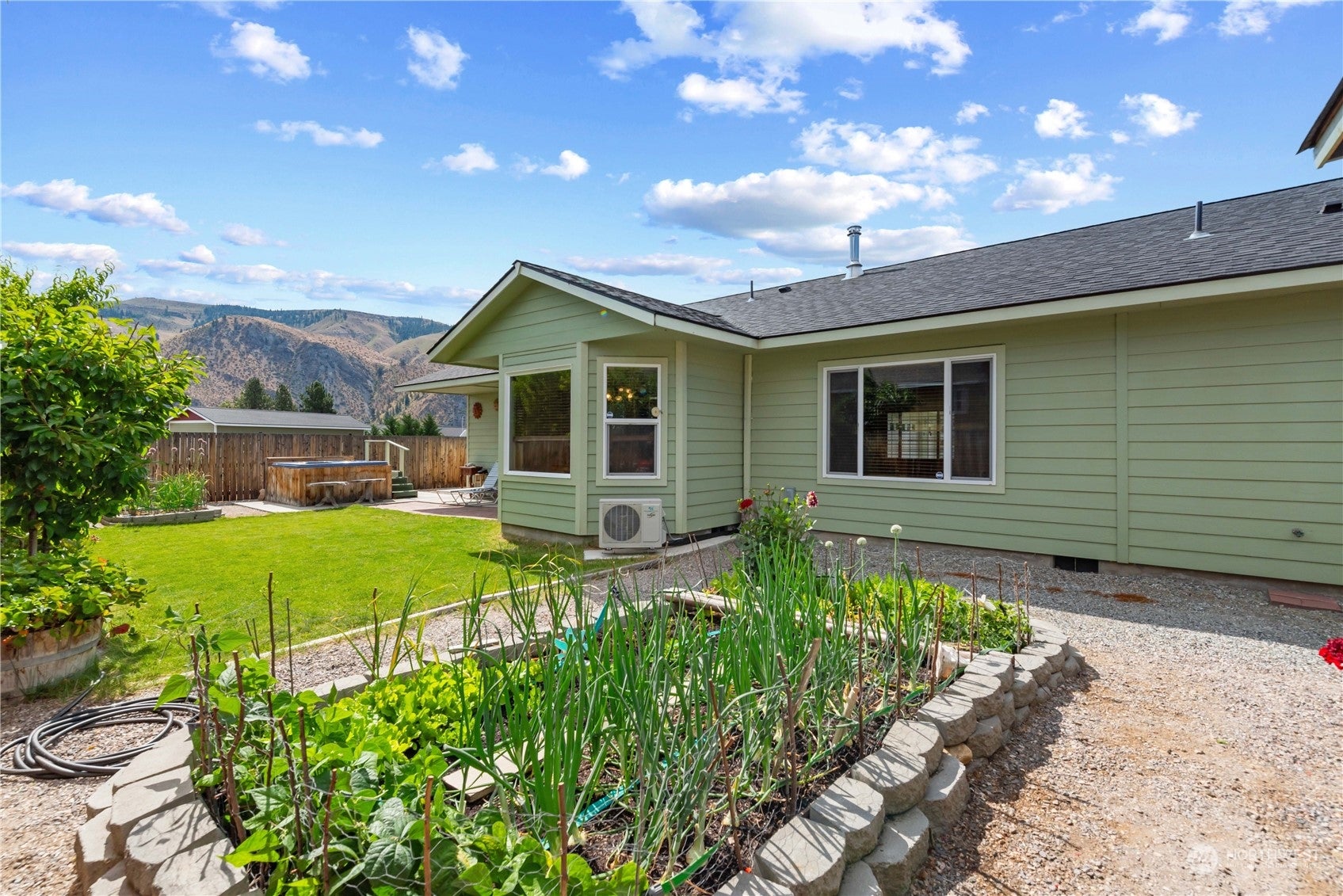 1010 Crest Loop, Entiat, Washington, 98822, United States, 3 Bedrooms Bedrooms, ,3 BathroomsBathrooms,Residential,For Sale,1010 Crest Loop,1592644