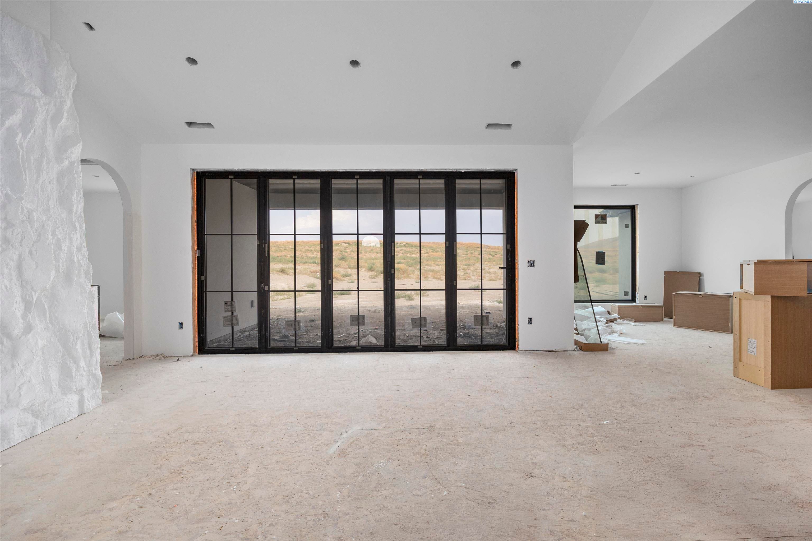 Richland, Washington, 99352, United States, 4 Bedrooms Bedrooms, ,4 BathroomsBathrooms,Residential,For Sale,1880511