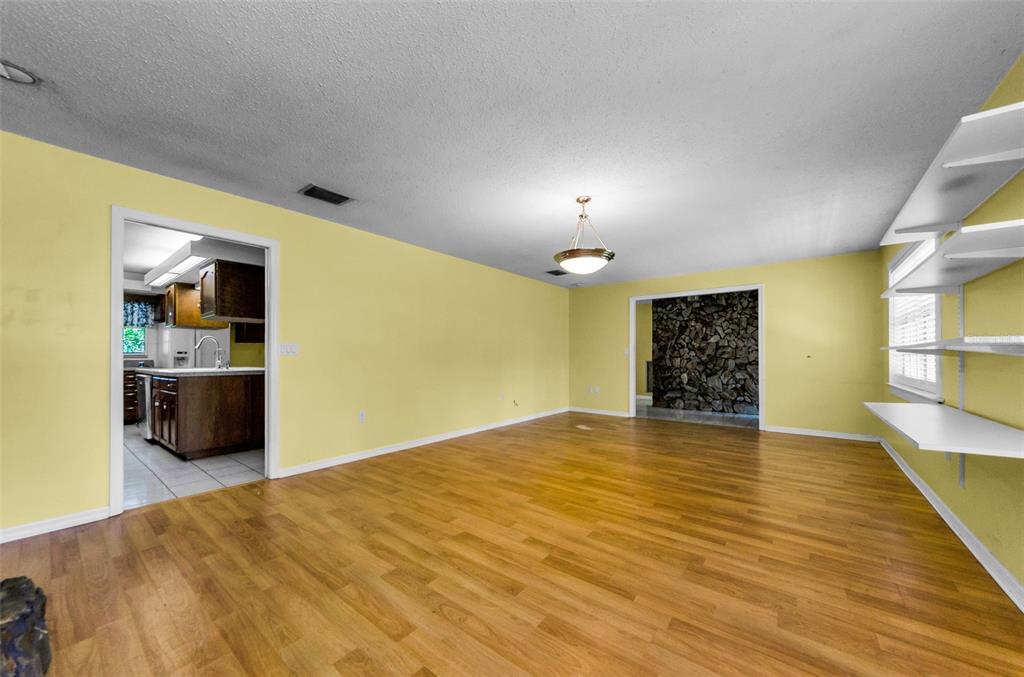 Plant City, Florida, 33566, United States, 3 Bedrooms Bedrooms, ,2 BathroomsBathrooms,Residential,For Sale,1932483