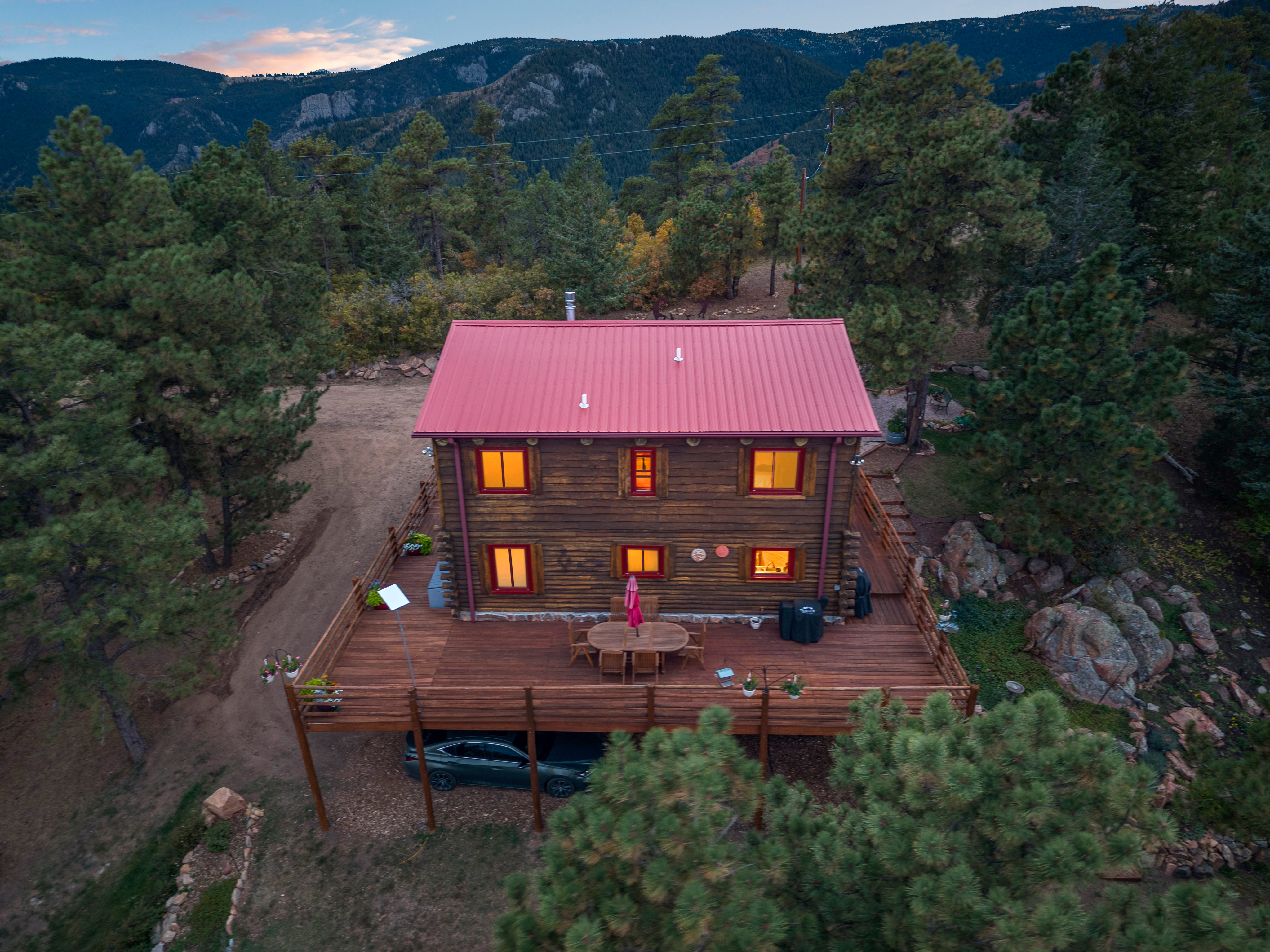  Chatfield Reservoir Log Home on Horse-Friendly 5 Acres with Wrap-Around Decks - 物件實景