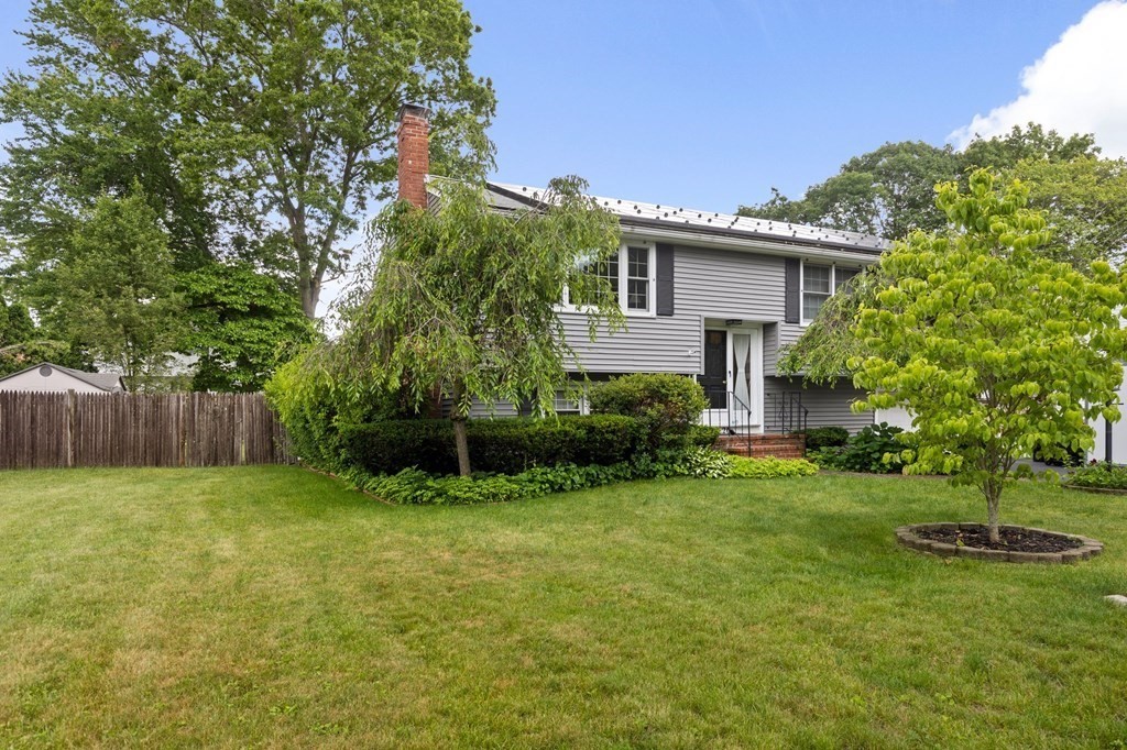 Brockton, Massachusetts, 02301, United States, 3 Bedrooms Bedrooms, ,2 BathroomsBathrooms,Residential,For Sale,1920767