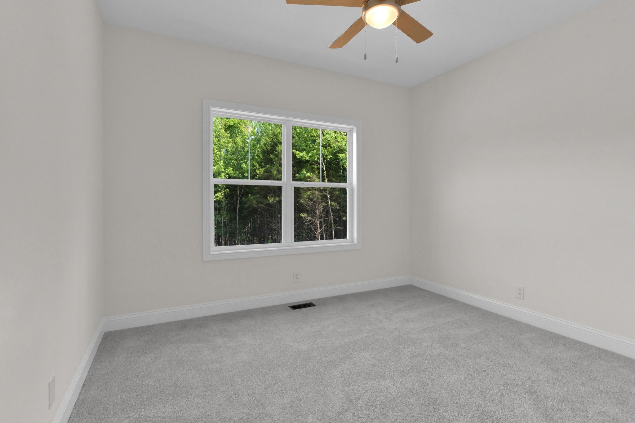 Clarksville, Tennessee, 37043, United States, 4 Bedrooms Bedrooms, ,4 BathroomsBathrooms,Residential,For Sale,1921521