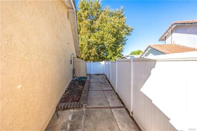 Redlands, California, 92374, United States, 3 Bedrooms Bedrooms, ,2 BathroomsBathrooms,Residential,For Sale,1971739