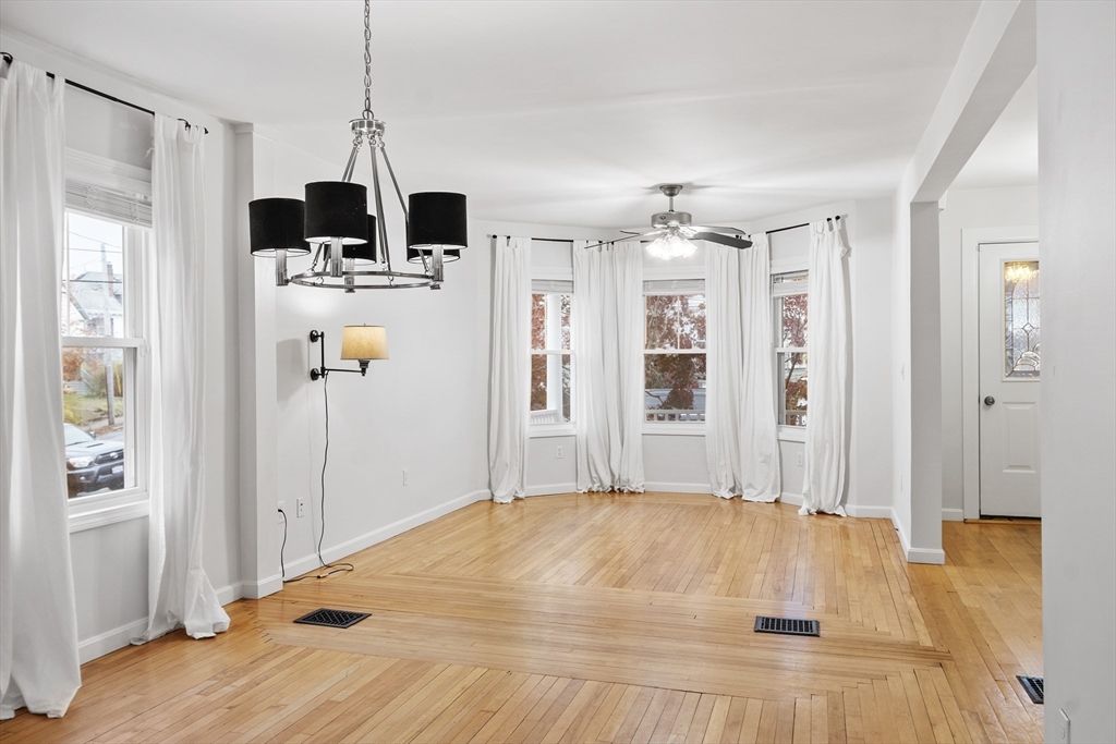 Beverly, Massachusetts, 01915, United States, 4 Bedrooms Bedrooms, ,3 BathroomsBathrooms,Residential,For Sale,1987739