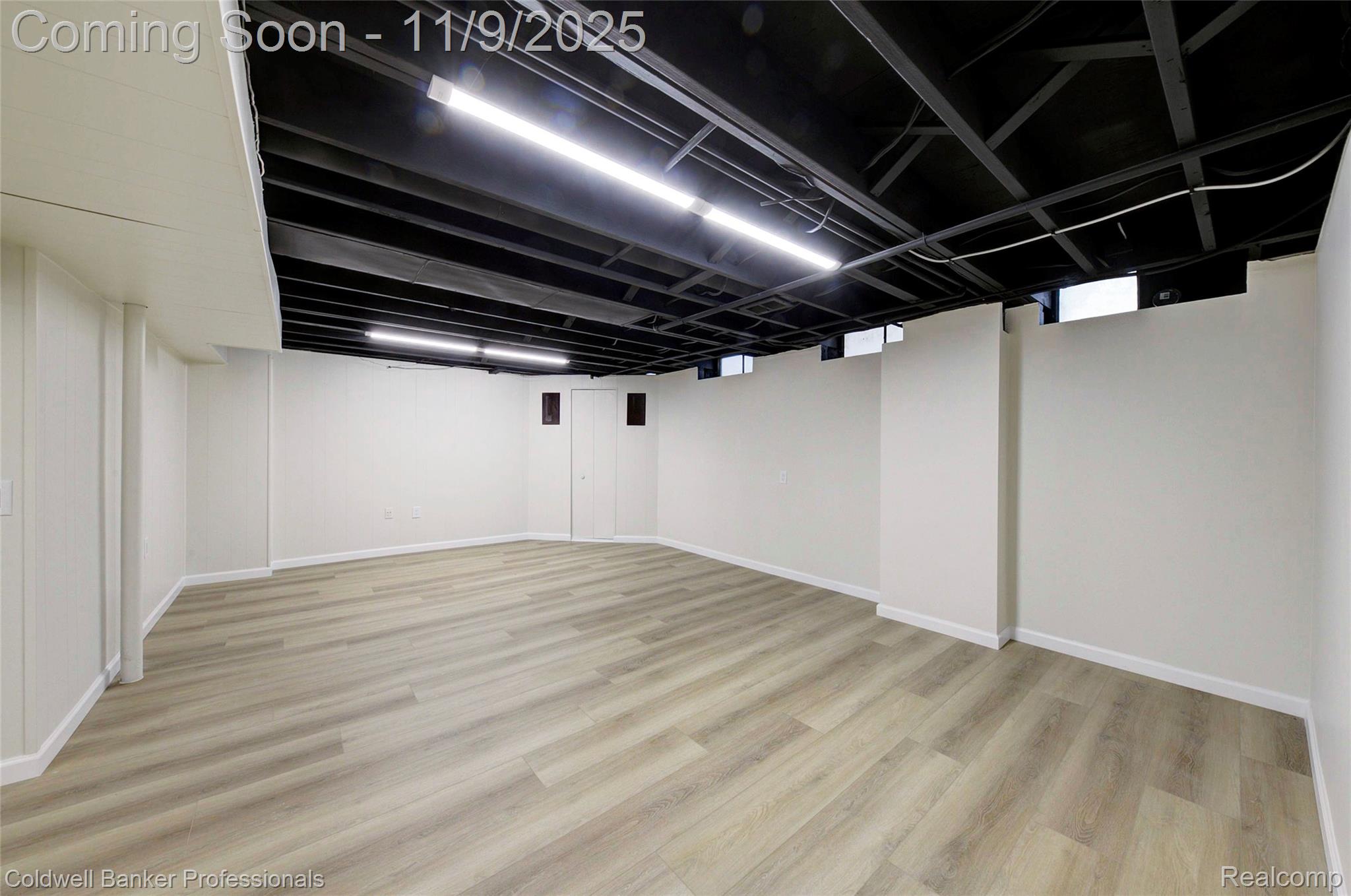 Troy, Michigan, 48085, United States, 4 Bedrooms Bedrooms, ,2 BathroomsBathrooms,Residential,For Sale,1989080