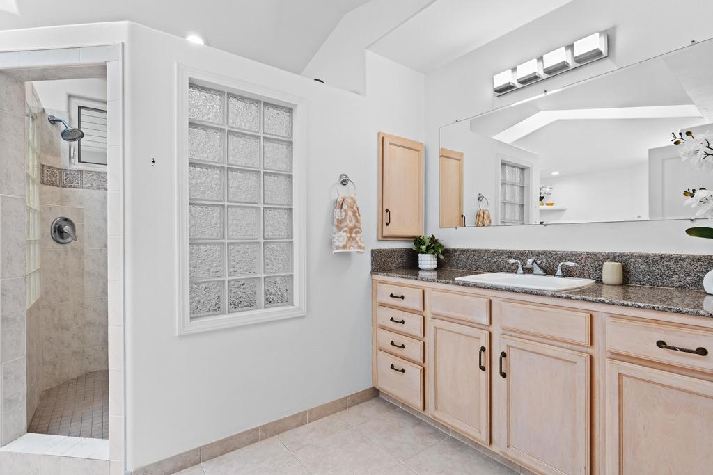 Kailua-Kona, Hawaii, 96740, United States, 4 Bedrooms Bedrooms, ,4 BathroomsBathrooms,Residential,For Sale,2003375