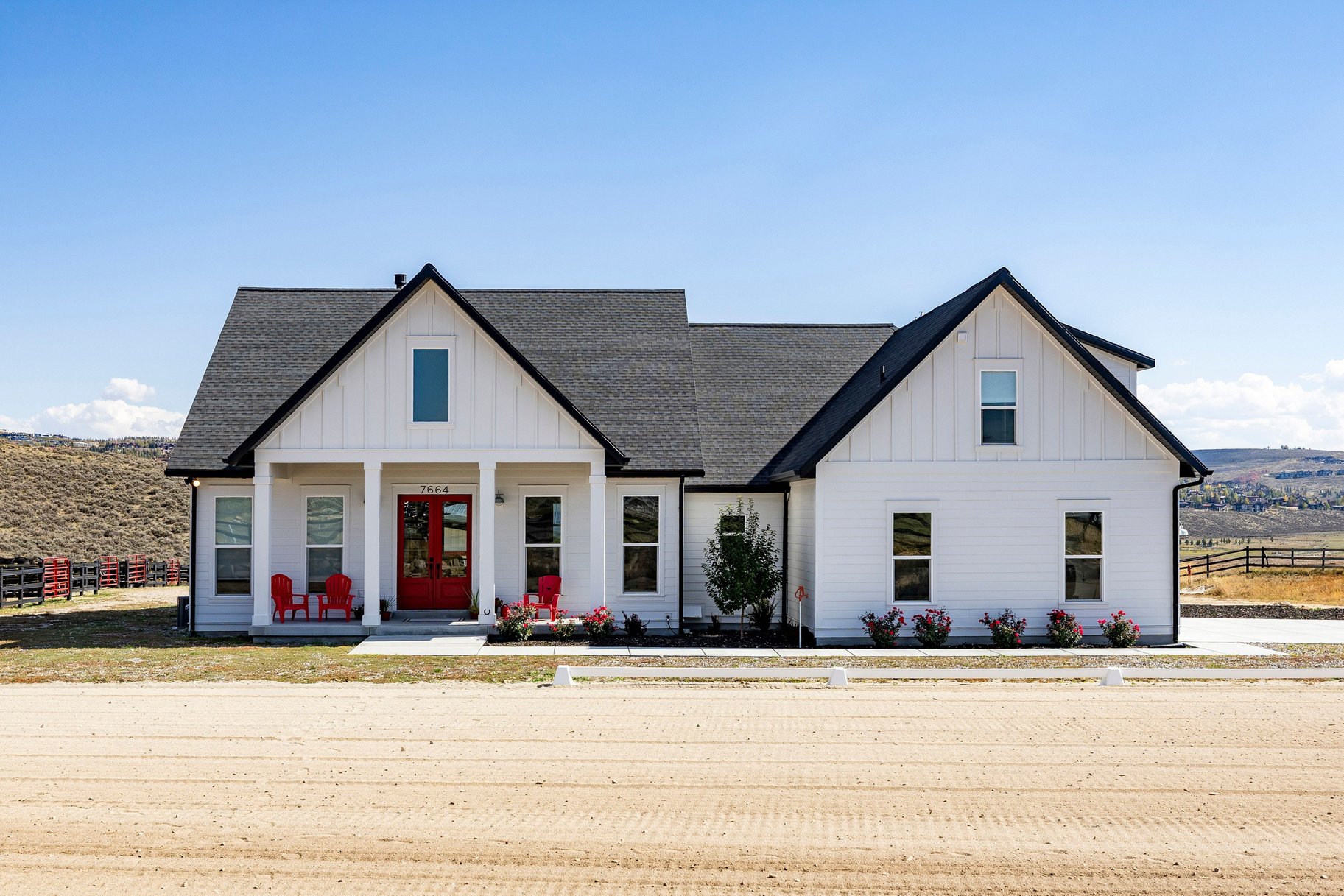  Rare Equestrian Retreat with Modern Farmhouse - 物件實景