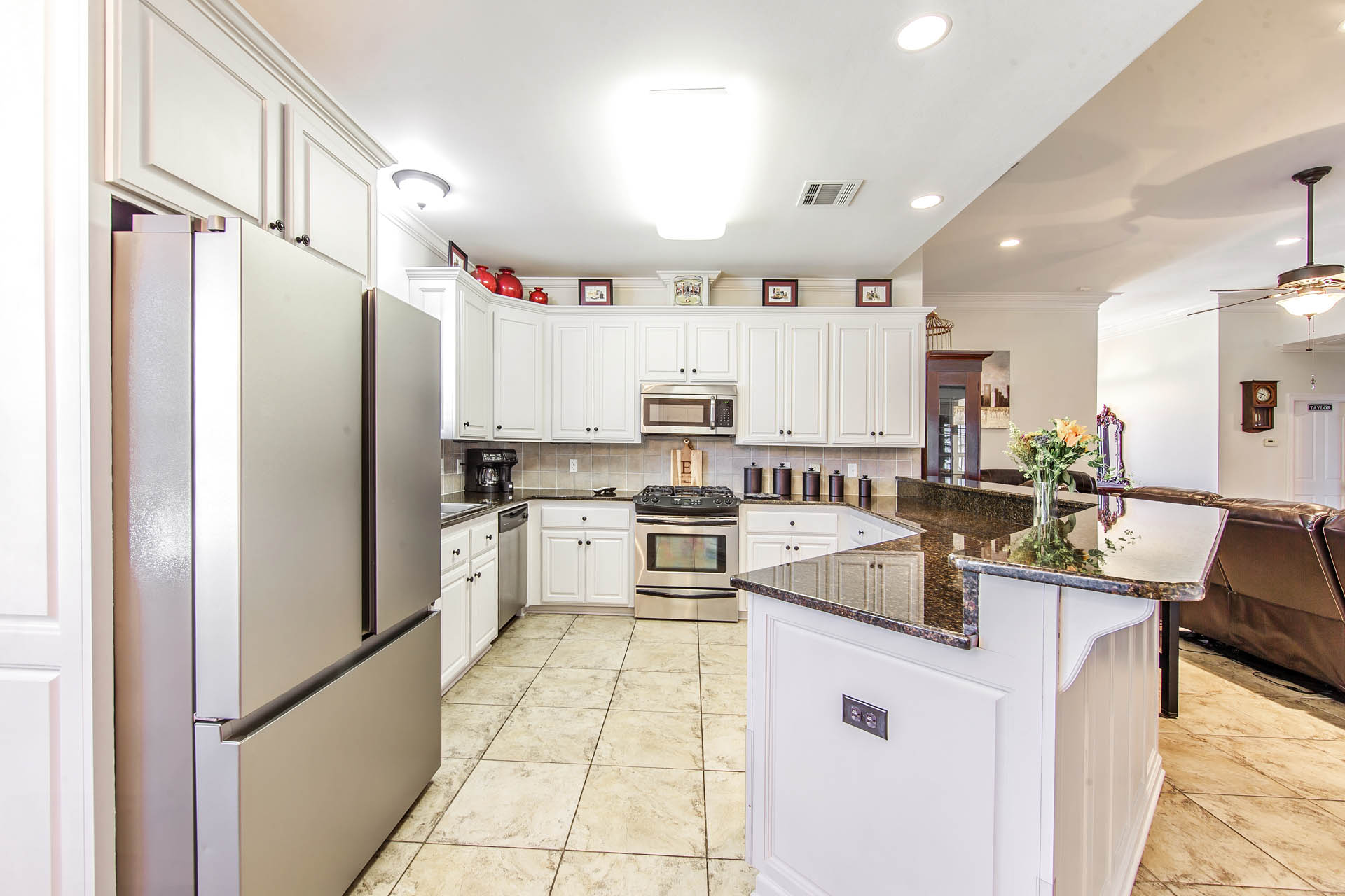 Houma, Louisiana, 70360, United States, 3 Bedrooms Bedrooms, ,4 BathroomsBathrooms,Residential,For Sale,1794394