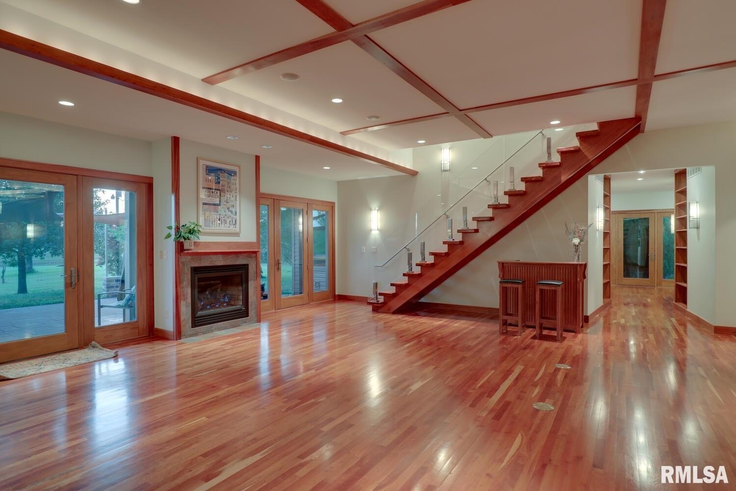 Macomb, Illinois, 61455, United States, 5 Bedrooms Bedrooms, ,5 BathroomsBathrooms,Residential,For Sale,1915760