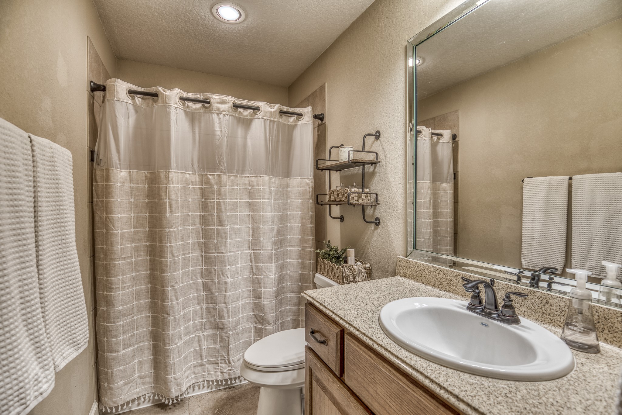  586 Ruby Drive, Bellville, TX, 77418 - 物件實景