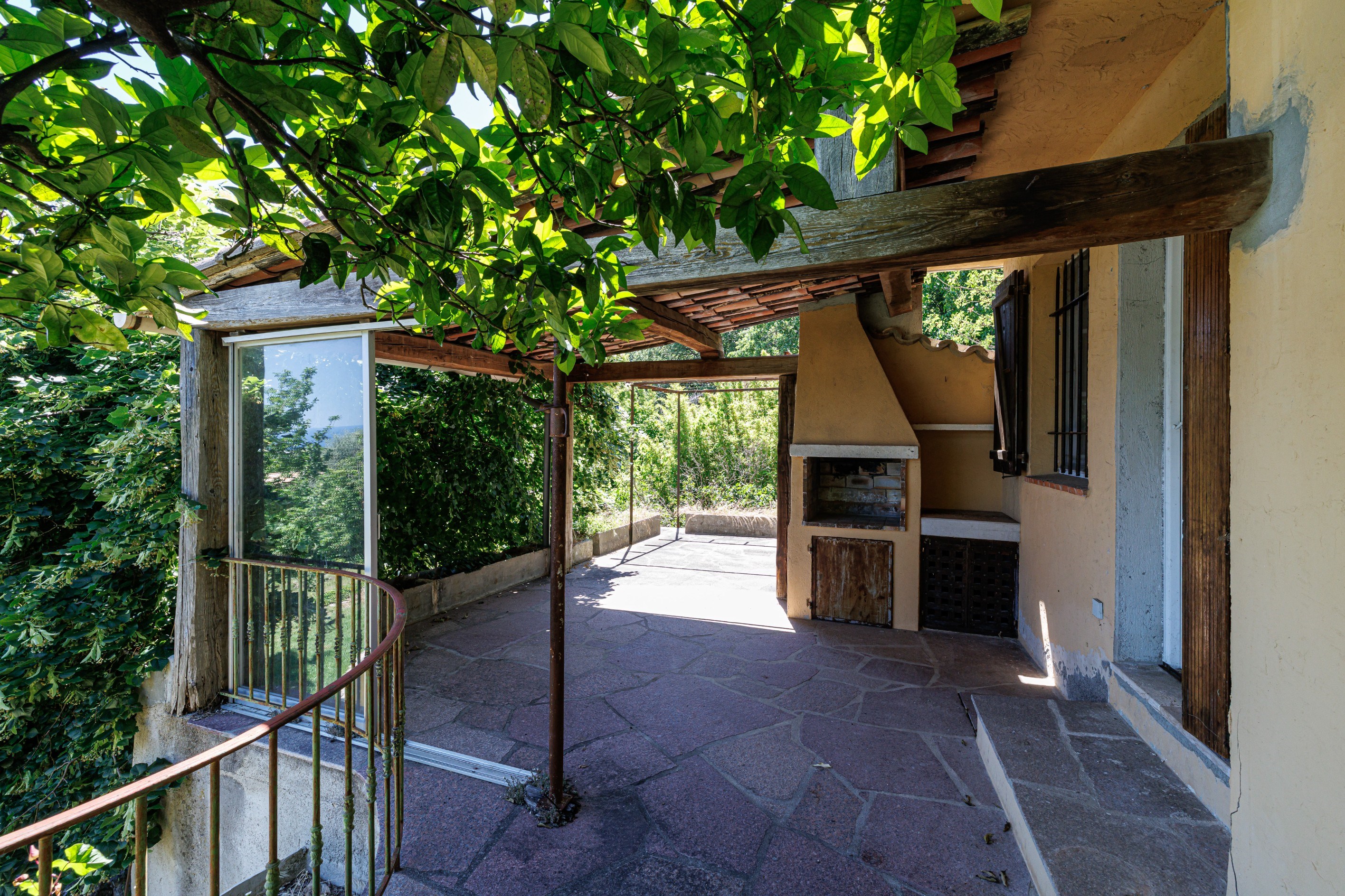  Sea view property with development potential in Vence - 物件實景
