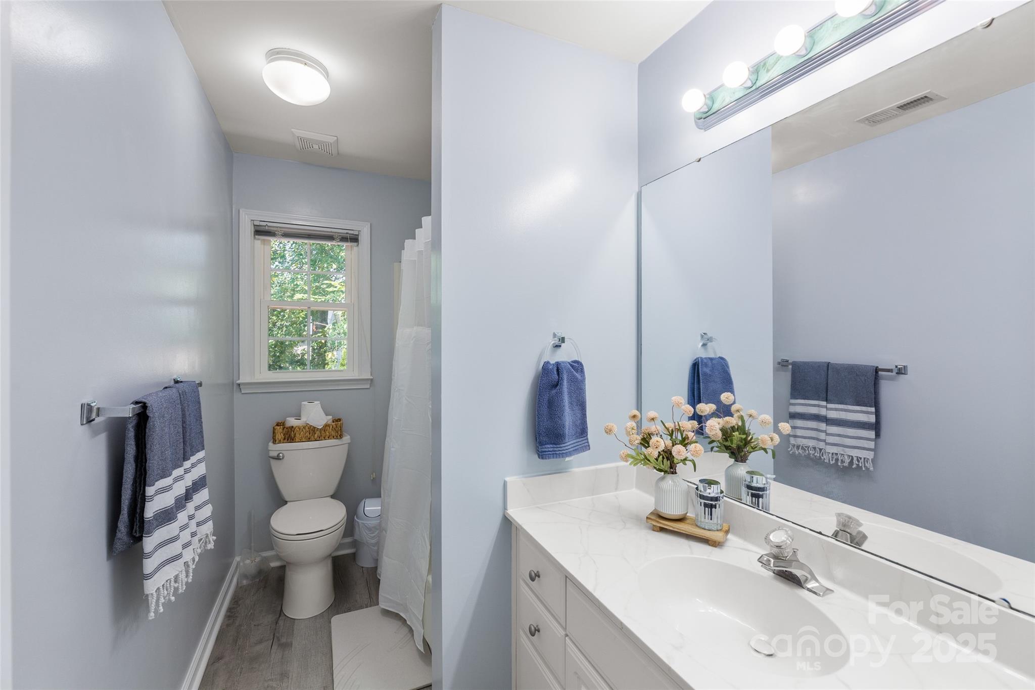 Huntersville, North Carolina, 28078, United States, 4 Bedrooms Bedrooms, ,3 BathroomsBathrooms,Residential,For Sale,1903778