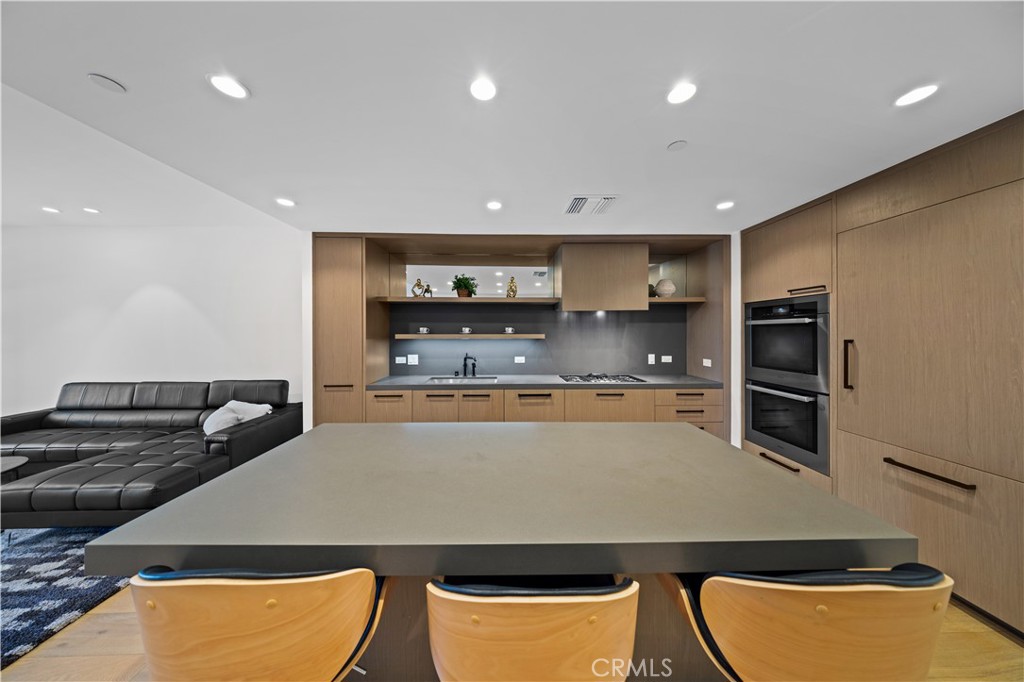 Los Angeles, California, 90024, United States, 2 Bedrooms Bedrooms, ,2 BathroomsBathrooms,Residential,For Sale,1746972