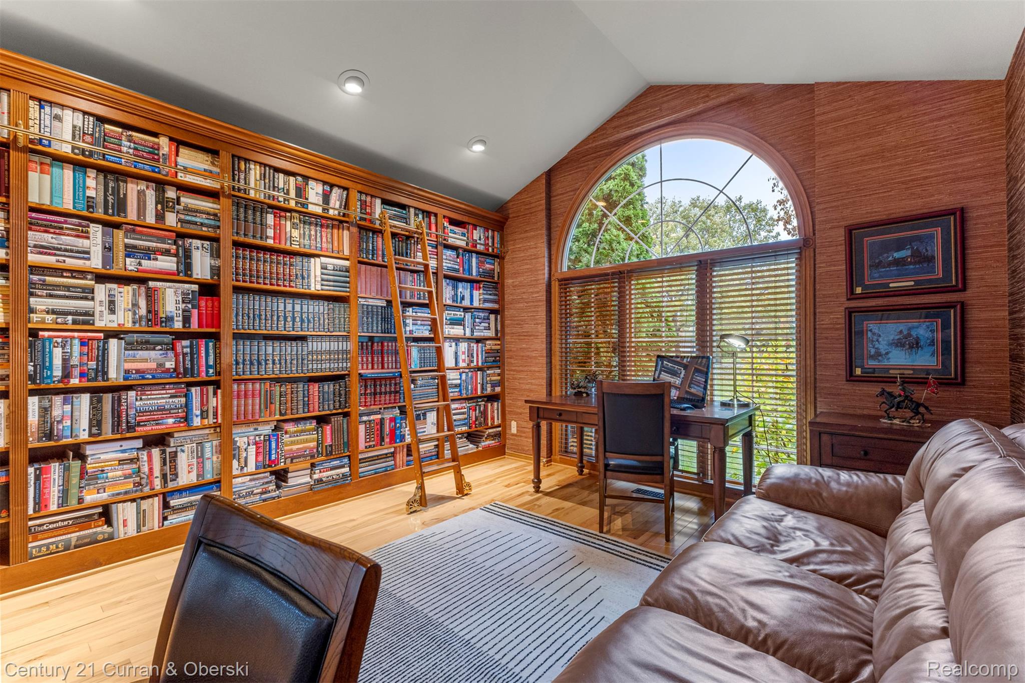 Shelby Charter Township, Michigan, 48316, United States, 2 Bedrooms Bedrooms, ,4 BathroomsBathrooms,Residential,For Sale,1977088