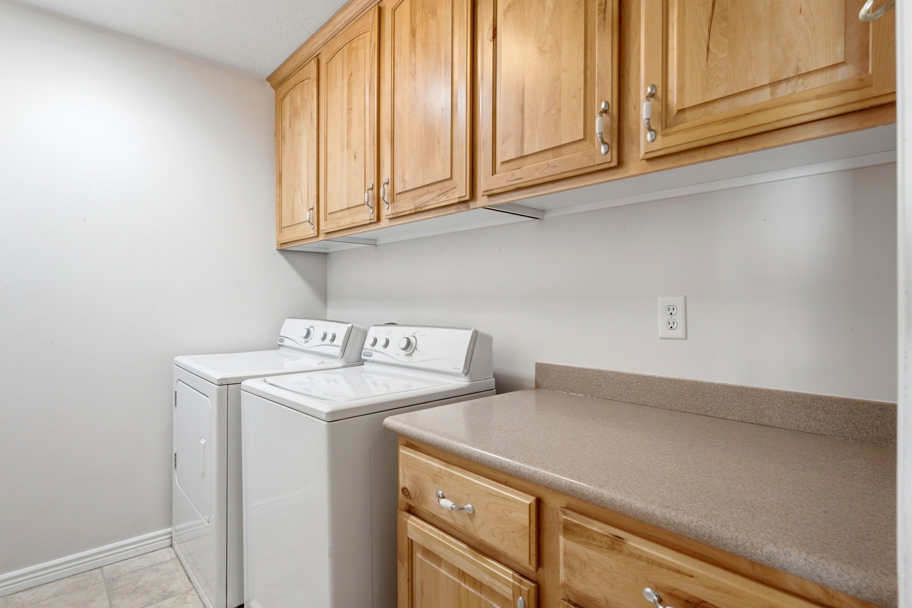  Rarely Available 55+ Home in The Vistas at Riverbend - 物件實景