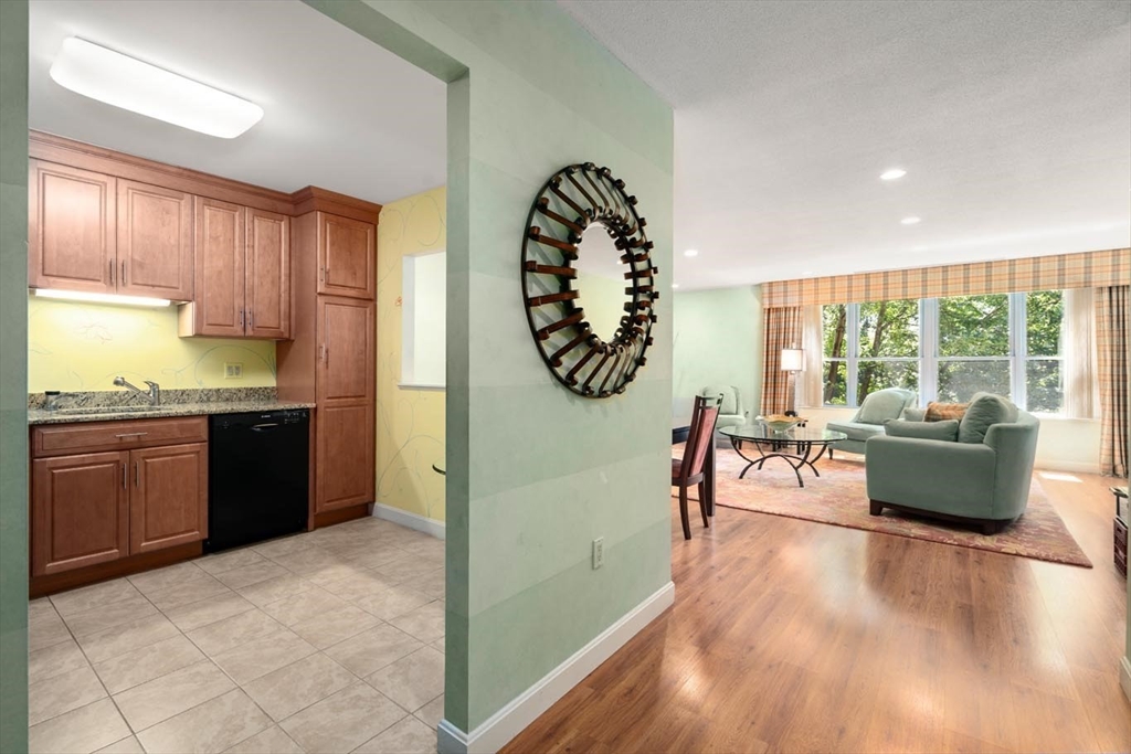 Newton, Massachusetts, 02459, United States, 2 Bedrooms Bedrooms, ,2 BathroomsBathrooms,Residential,For Sale,1890490