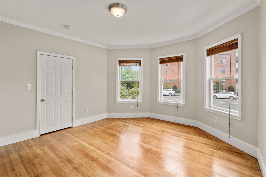 Watertown, Massachusetts, 02472, United States, 2 Bedrooms Bedrooms, ,1 BathroomBathrooms,Residential,For Sale,1940612