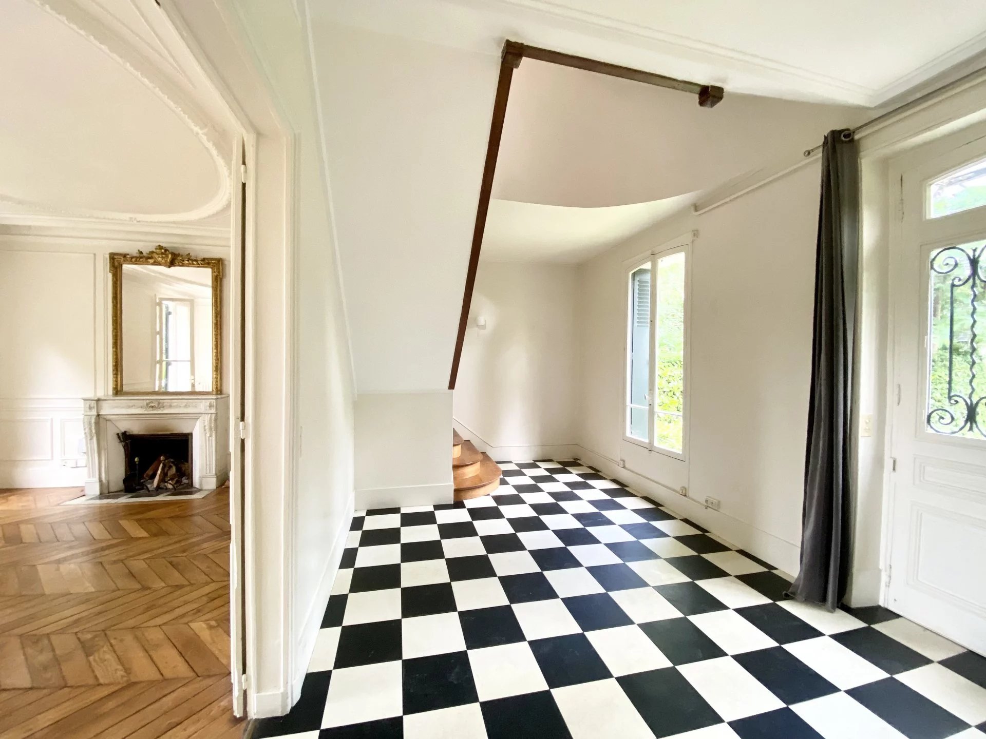 Le Vésinet, Île-de-France, 78110, FR, 5 Bedrooms Bedrooms, ,5 BathroomsBathrooms,Residential,For Sale,1994583