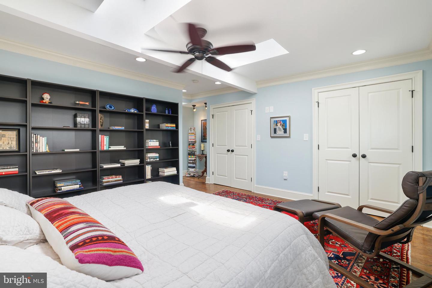 Washington, District of Columbia, 20003, United States, 2 Bedrooms Bedrooms, ,2 BathroomsBathrooms,Residential,For Sale,1896371