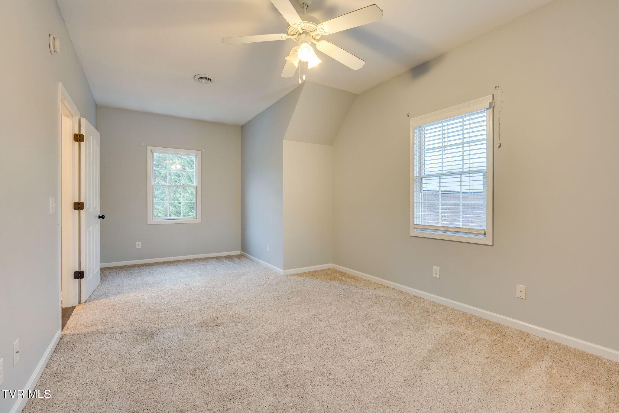 Gray, Tennessee, 37615, United States, 3 Bedrooms Bedrooms, ,4 BathroomsBathrooms,Residential,For Sale,1978151