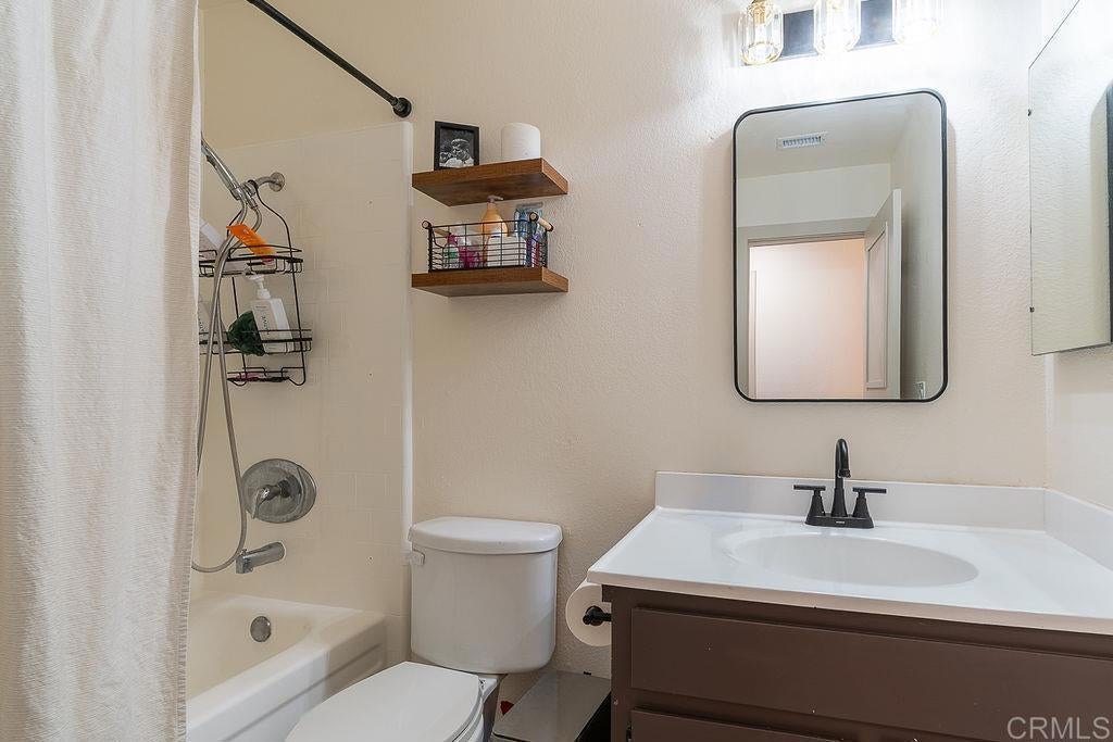 Temecula, California, 92592, United States, 3 Bedrooms Bedrooms, ,3 BathroomsBathrooms,Residential,For Sale,1997164