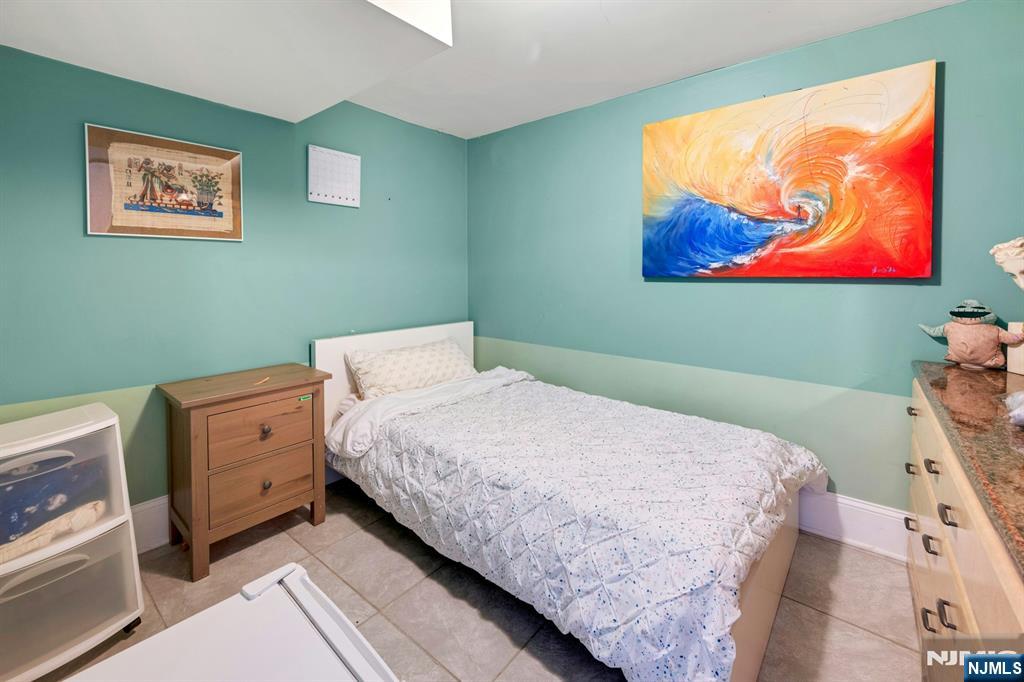 West Orange, New Jersey, 07052, United States, 6 Bedrooms Bedrooms, ,4 BathroomsBathrooms,Residential,For Sale,1826620