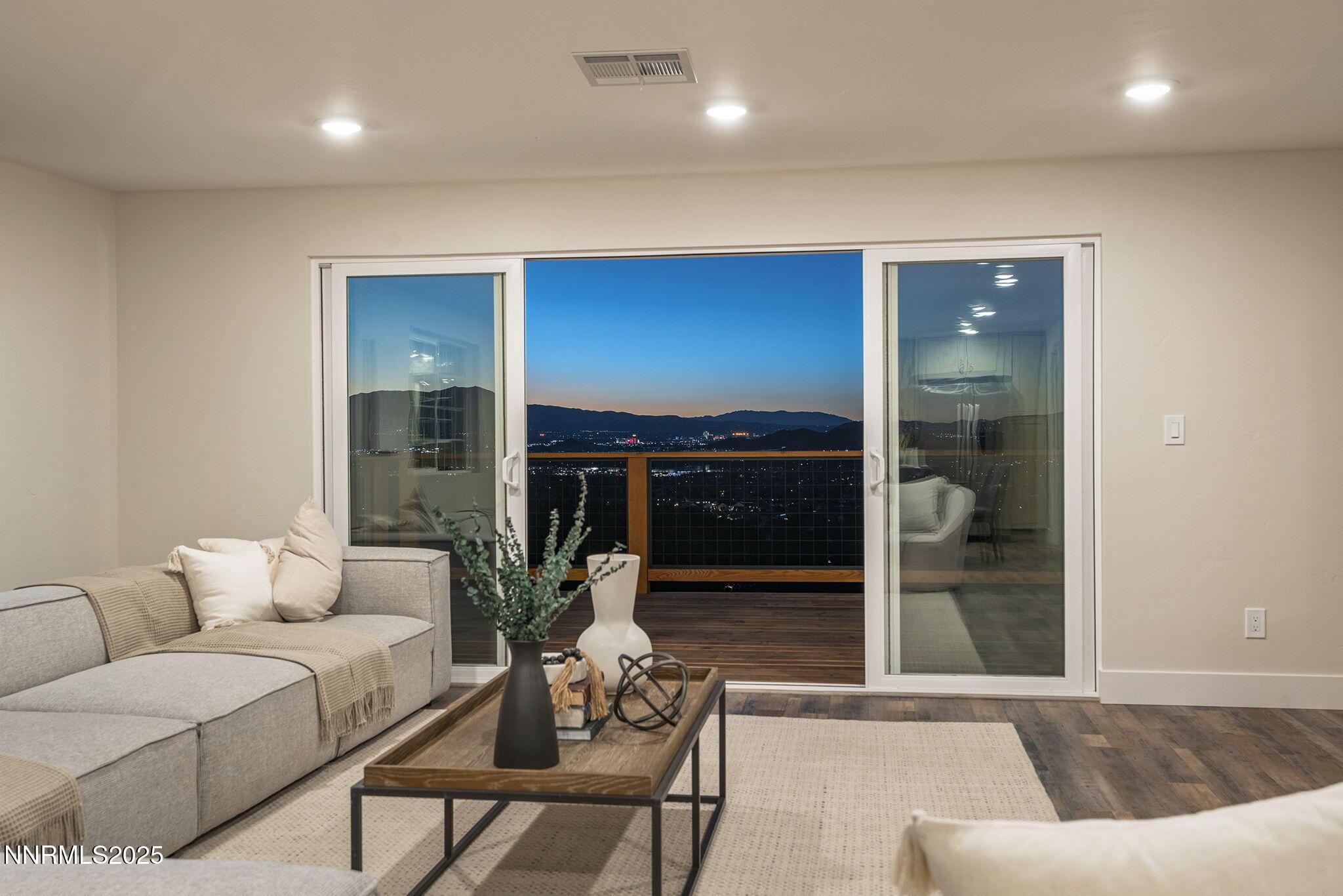 Reno, Nevada, 89521, United States, 3 Bedrooms Bedrooms, ,3 BathroomsBathrooms,Residential,For Sale,1988290