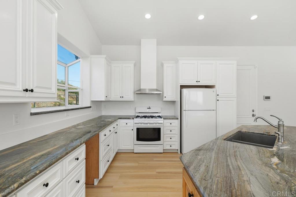 Bonsall, California, 92003, United States, 3 Bedrooms Bedrooms, ,2 BathroomsBathrooms,Residential,For Sale,1989367