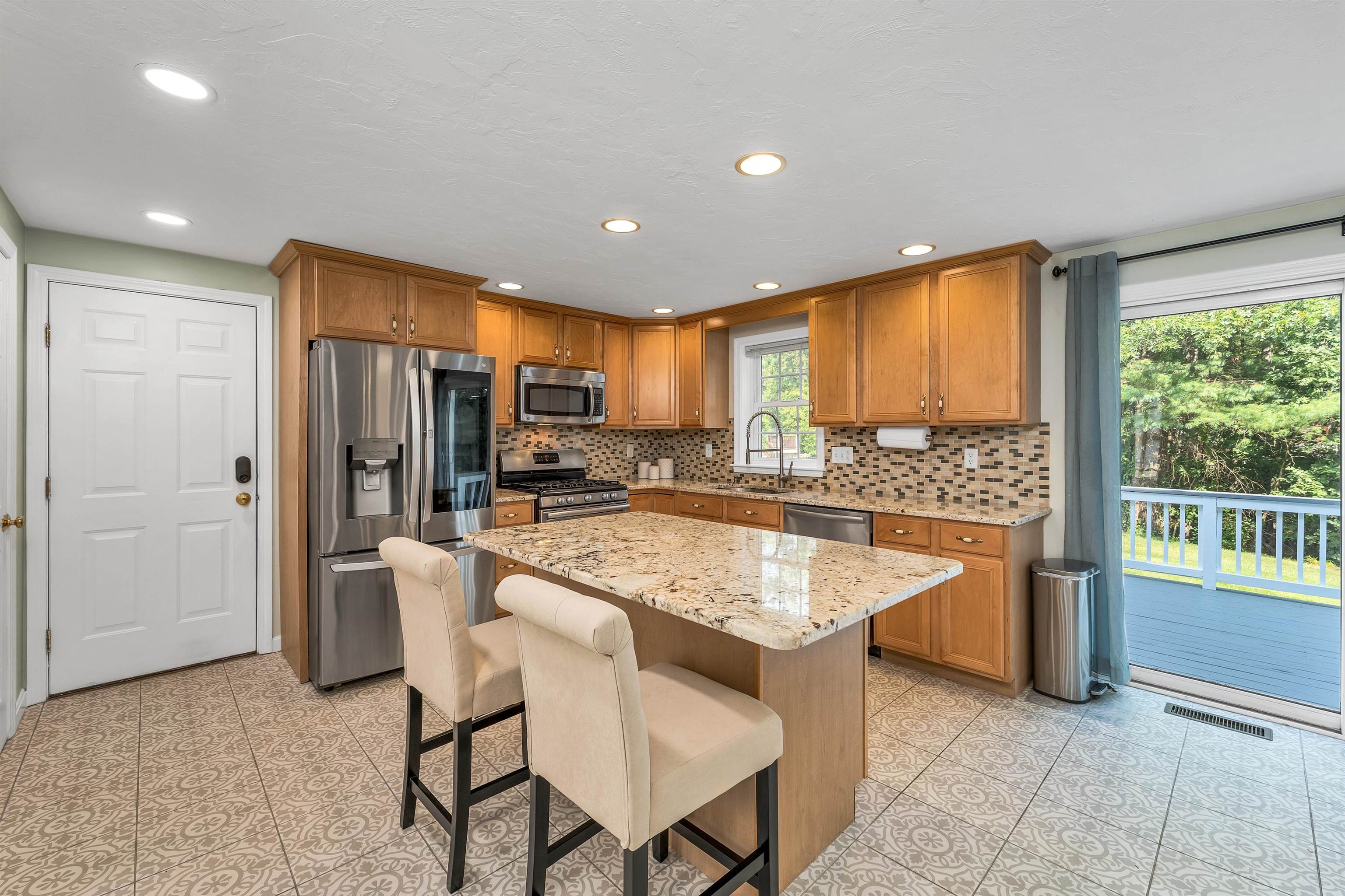 Nashua, New Hampshire, 03062, United States, 4 Bedrooms Bedrooms, ,2 BathroomsBathrooms,Residential,For Sale,1918532