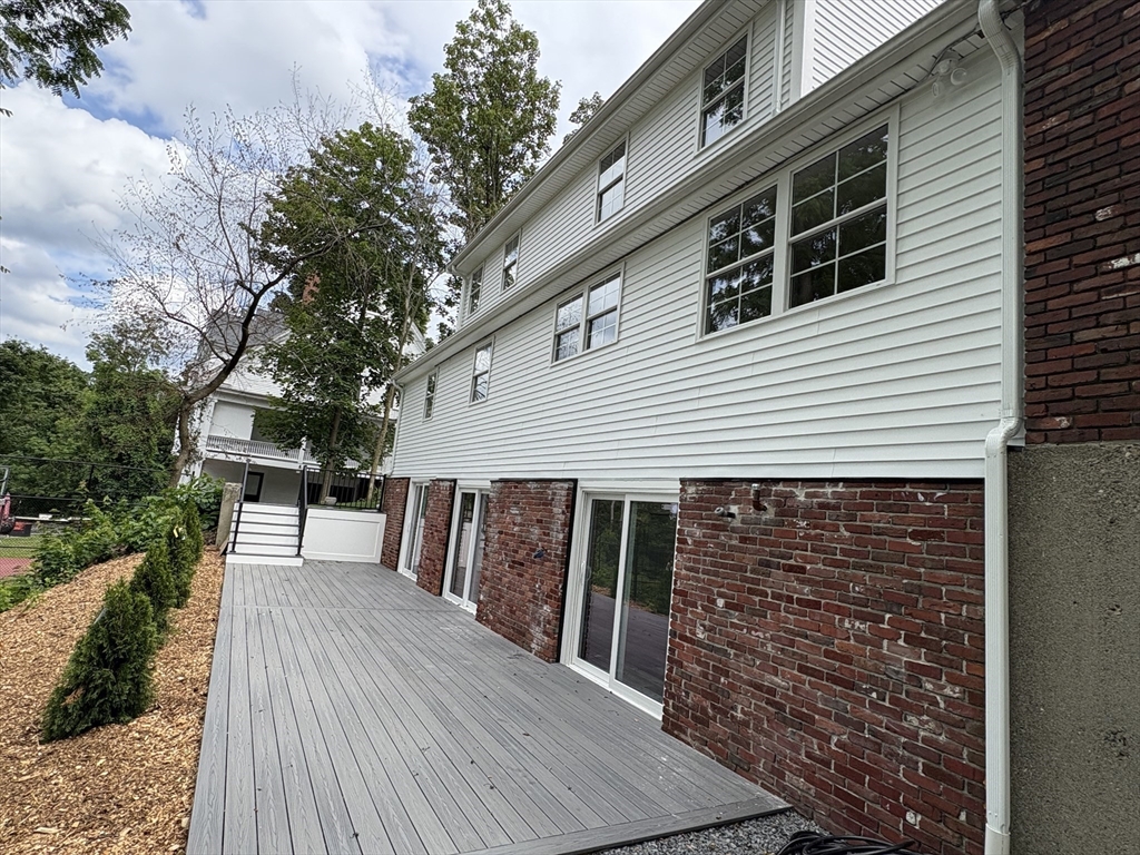 Lowell, Massachusetts, 01852, United States, 4 Bedrooms Bedrooms, ,3 BathroomsBathrooms,Residential,For Sale,1885634