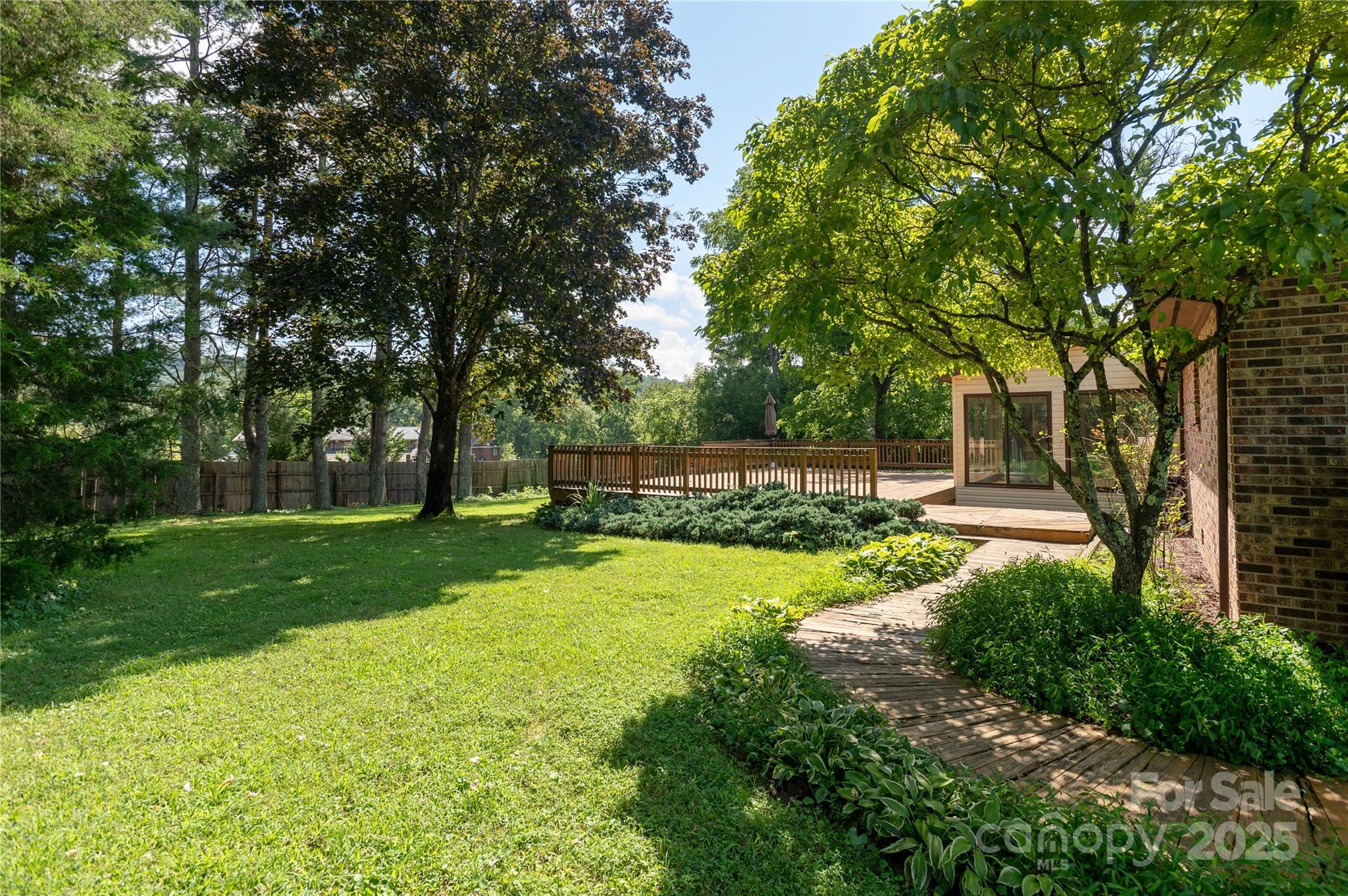 Hendersonville, North Carolina, 28791, United States, 3 Bedrooms Bedrooms, ,2 BathroomsBathrooms,Residential,For Sale,1910646
