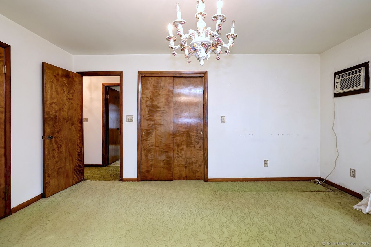 Trumbull, Connecticut, 06611, United States, 3 Bedrooms Bedrooms, ,2 BathroomsBathrooms,Residential,For Sale,1988138