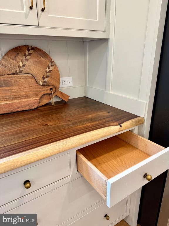 Trappe, Maryland, 21673, United States, 6 Bedrooms Bedrooms, ,4 BathroomsBathrooms,Residential,For Sale,1960951